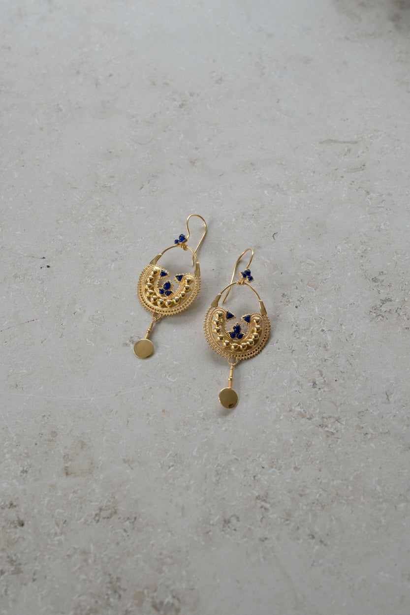 pd-art-earring-blue-gold plated-all-time classic-gemaakt door een familiebedrijf-by-bar-vooraanzicht