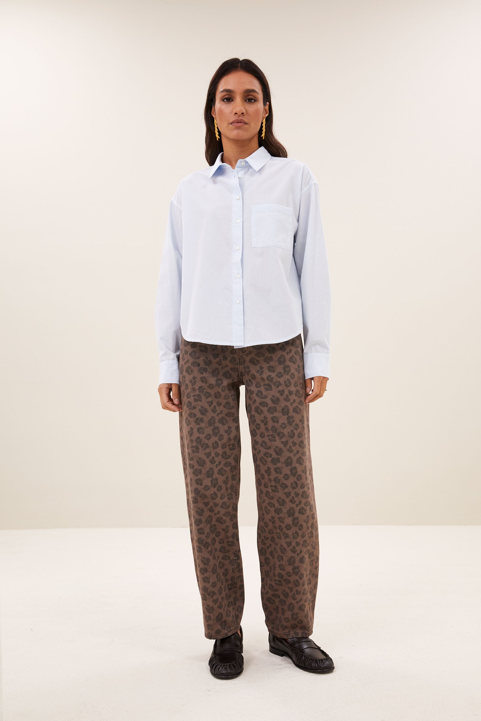 lew-cheetah-chocolate-pants-chocolate-brown-all-time classic-biologisch katoen-ritssluiting-by-bar-vooraanzicht