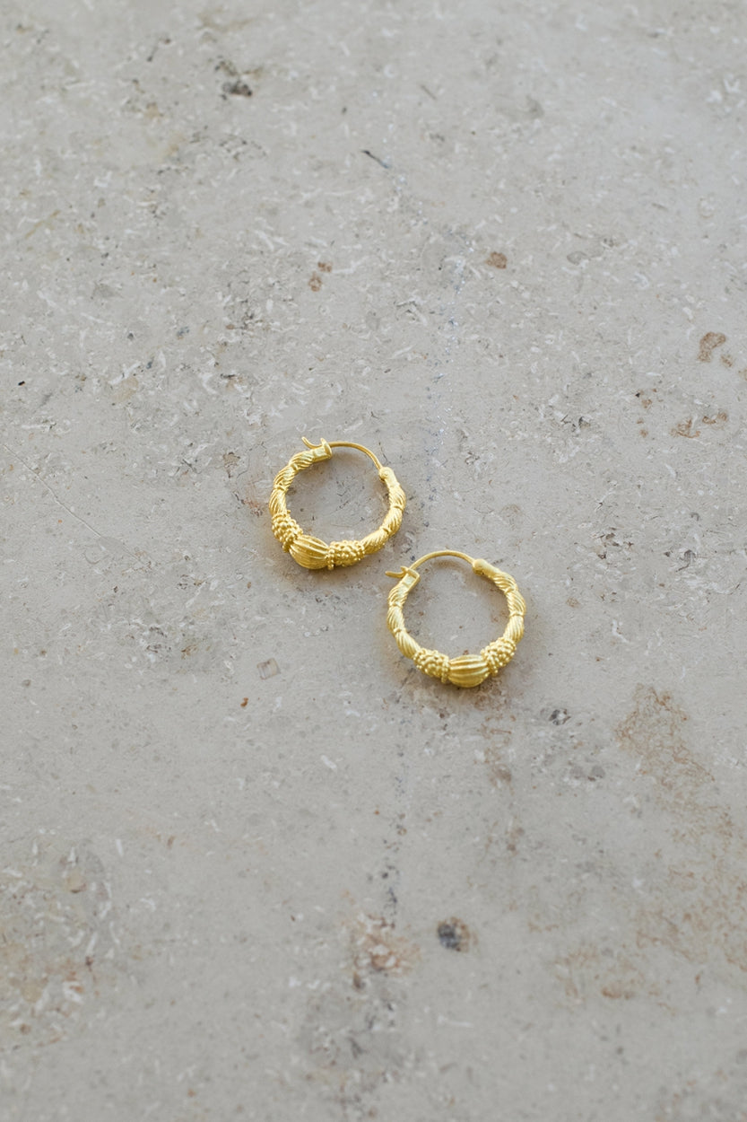 PD art hoop earring medium | gold