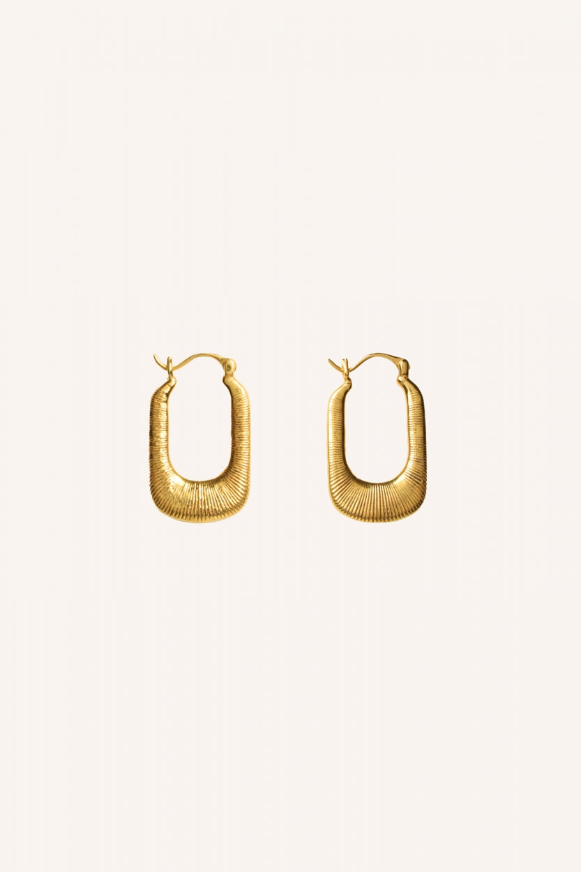 lou-earring-gold-22-karaats gouden plating-gold plated-all-time classic-by-bar-sfeerbeeld