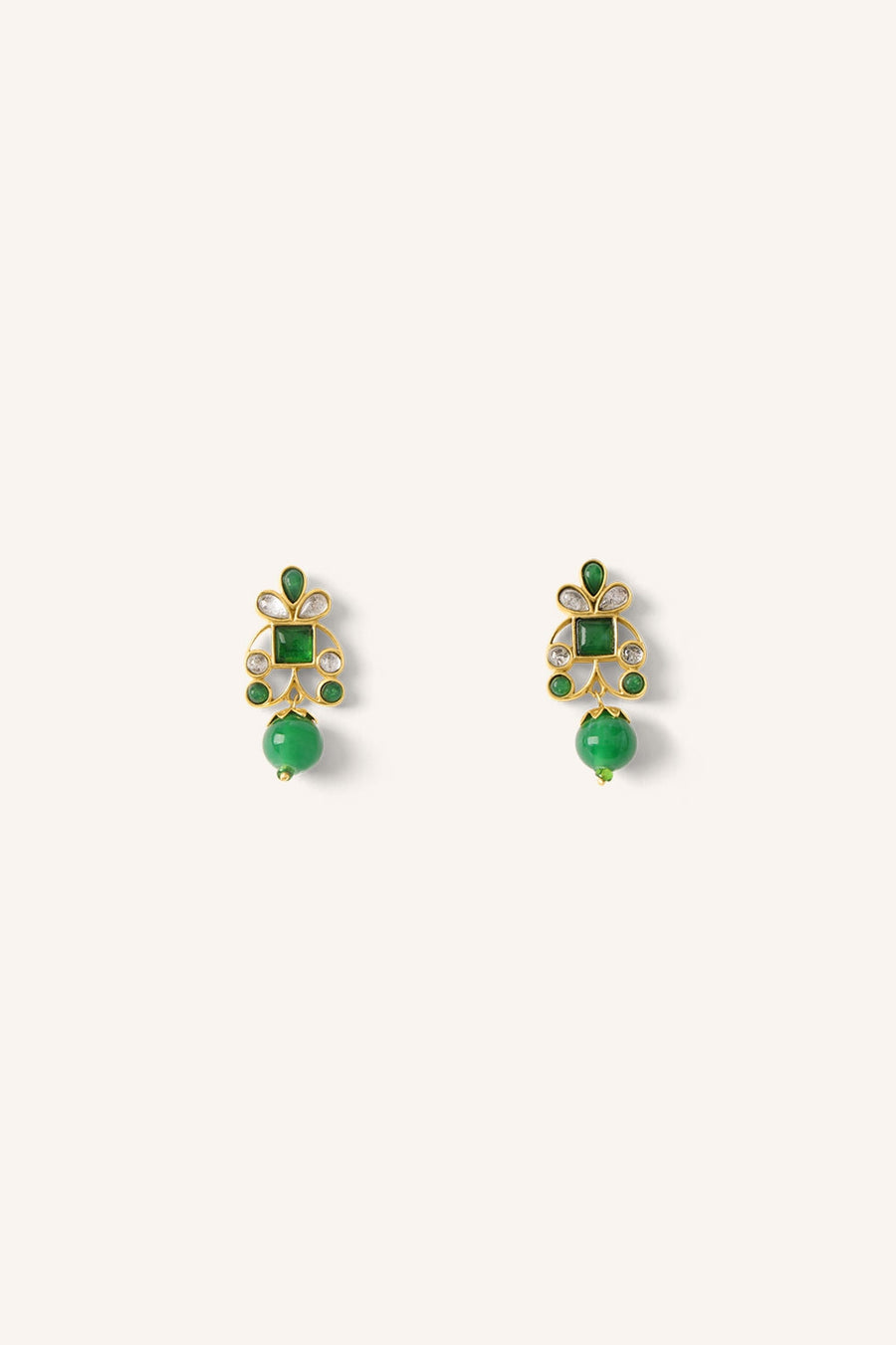 nila-earring-green-gold plated-tijdloze pasvorm-by-bar-vooraanzicht