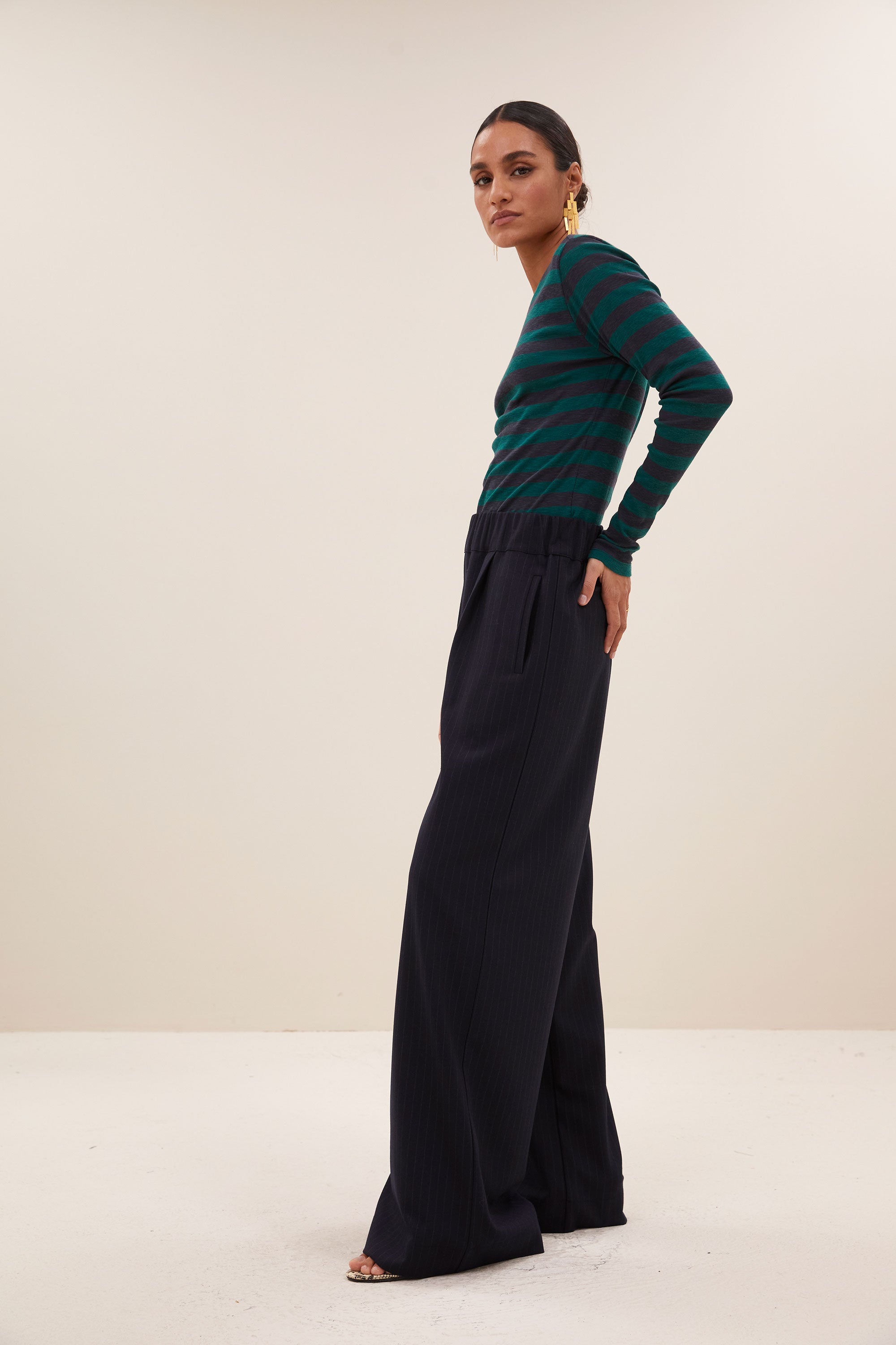 basic ls big stripe top - deep green, all-time classic, aansluitende fit, must-have essential - by-bar - vooraanzicht