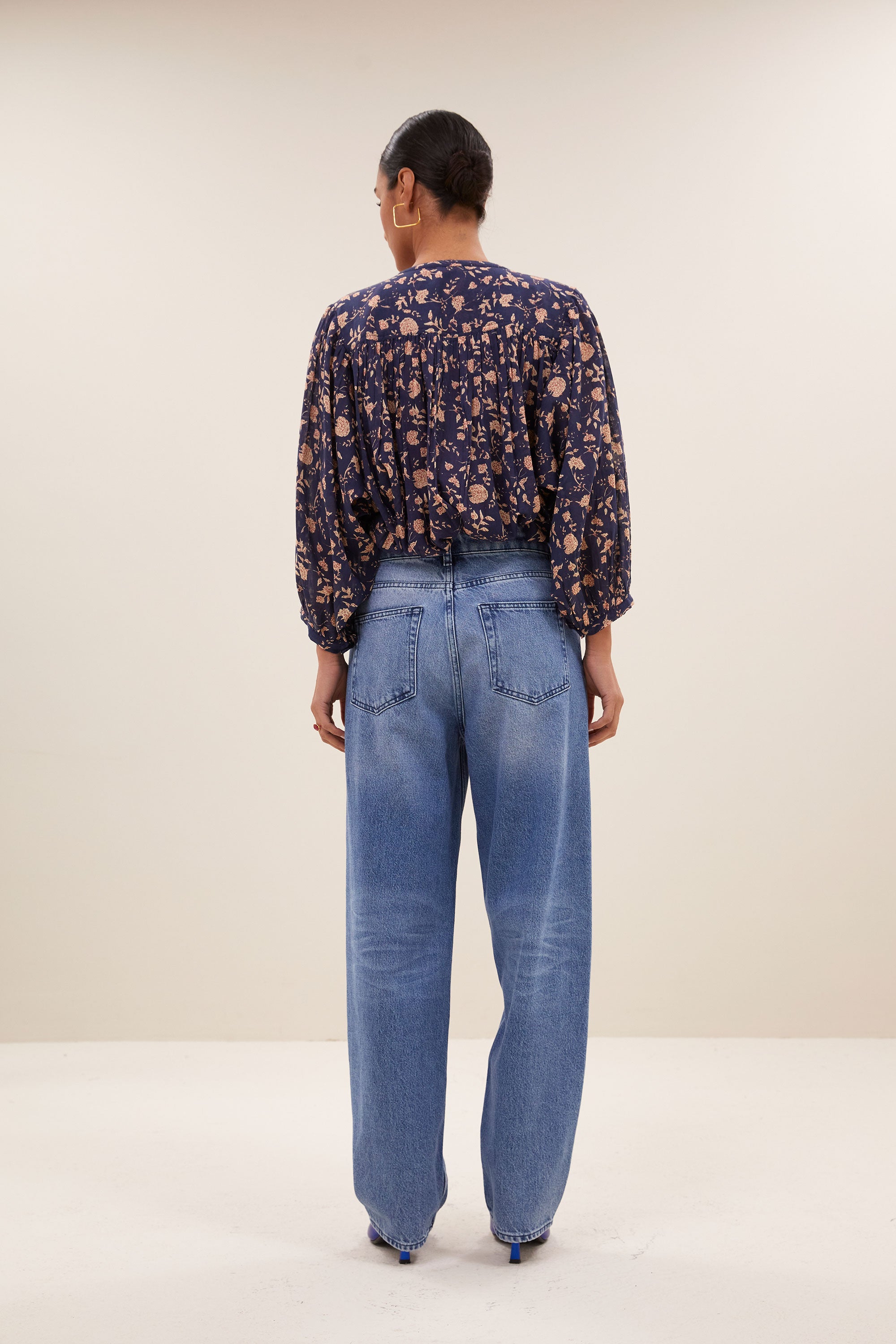 becky blue flower blouse | blue flower print