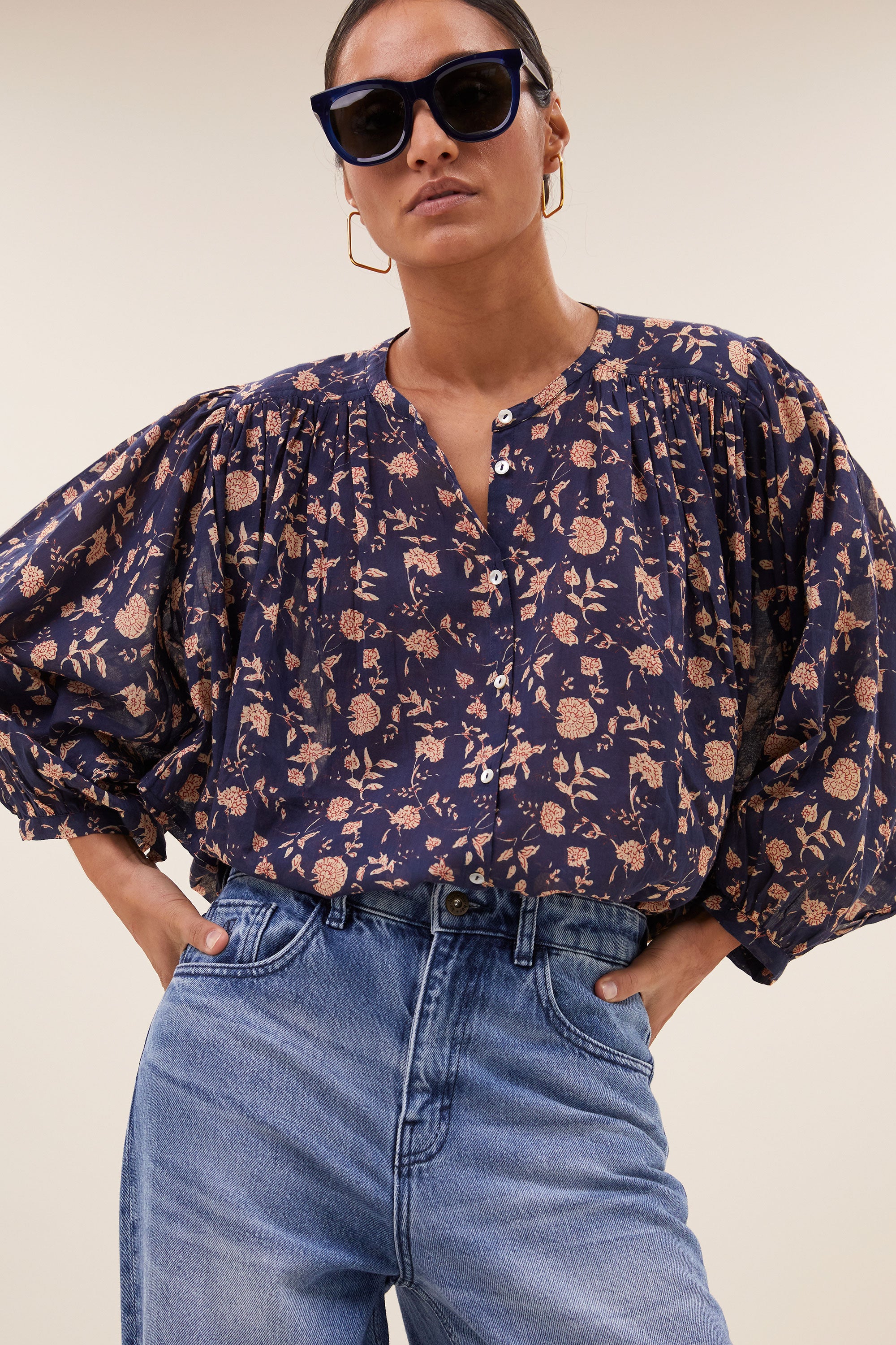 becky blue flower blouse | blue flower print