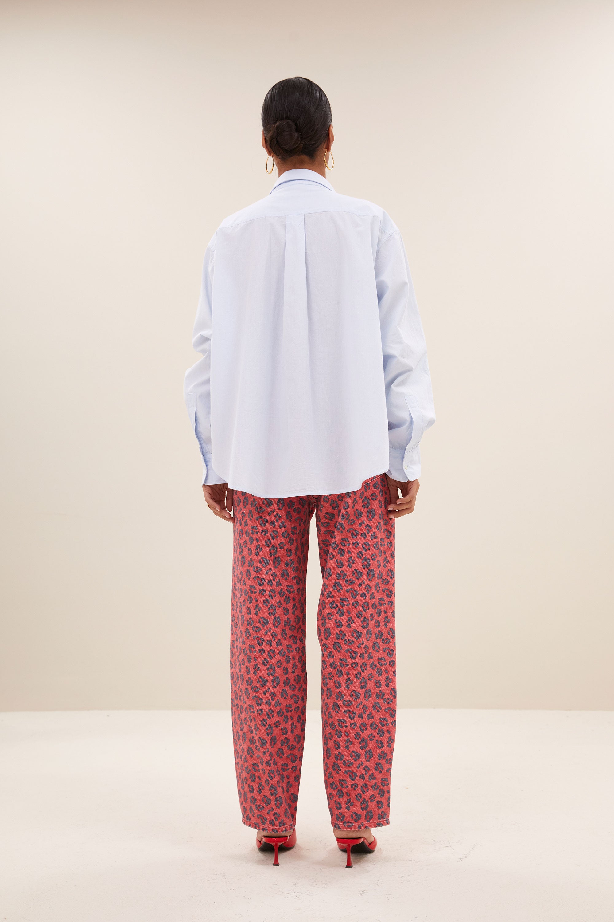 blouse – flo chambray blouse - light blue – by-bar