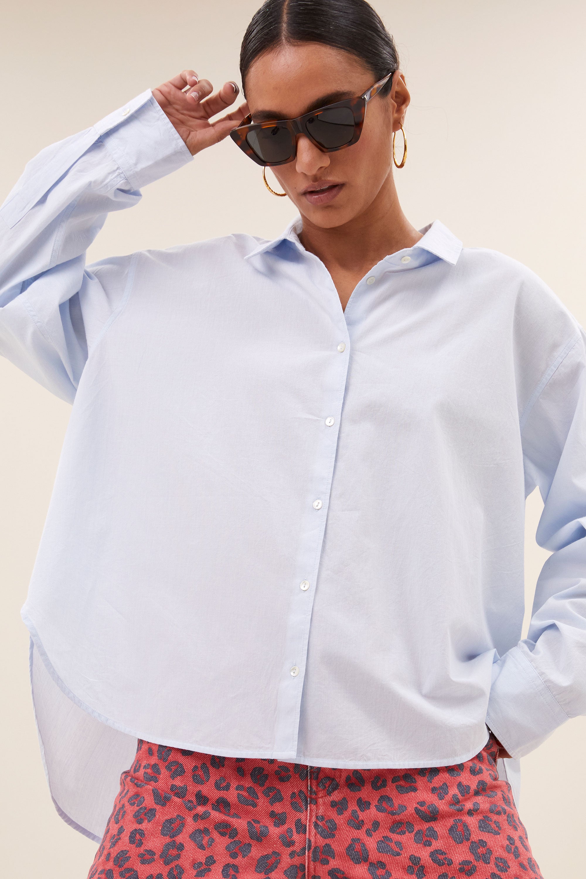 blouse – flo chambray blouse - light blue – by-bar