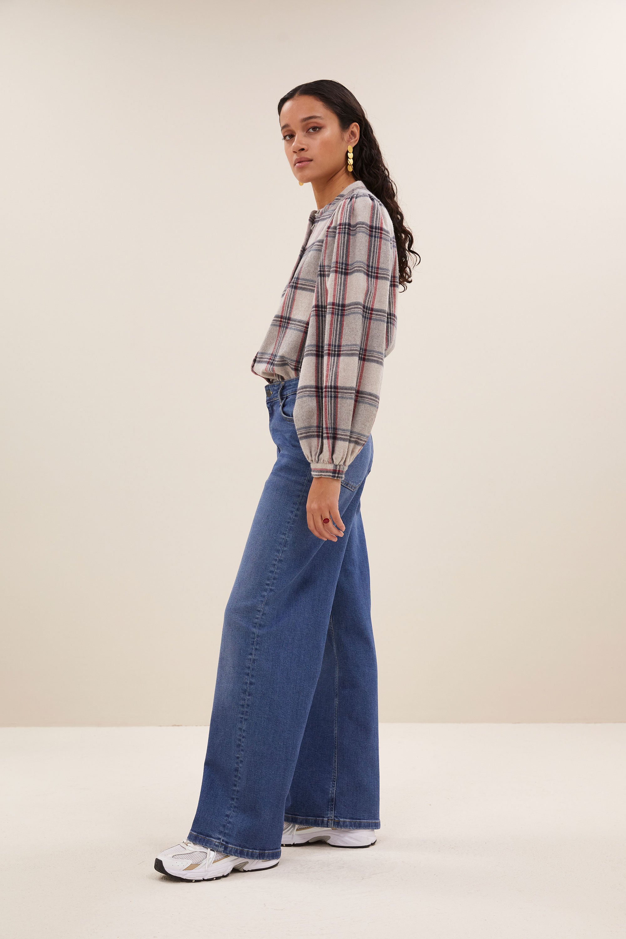 day check blouse - stone check, volumnieuze mouwen - by-bar - zijaanzicht