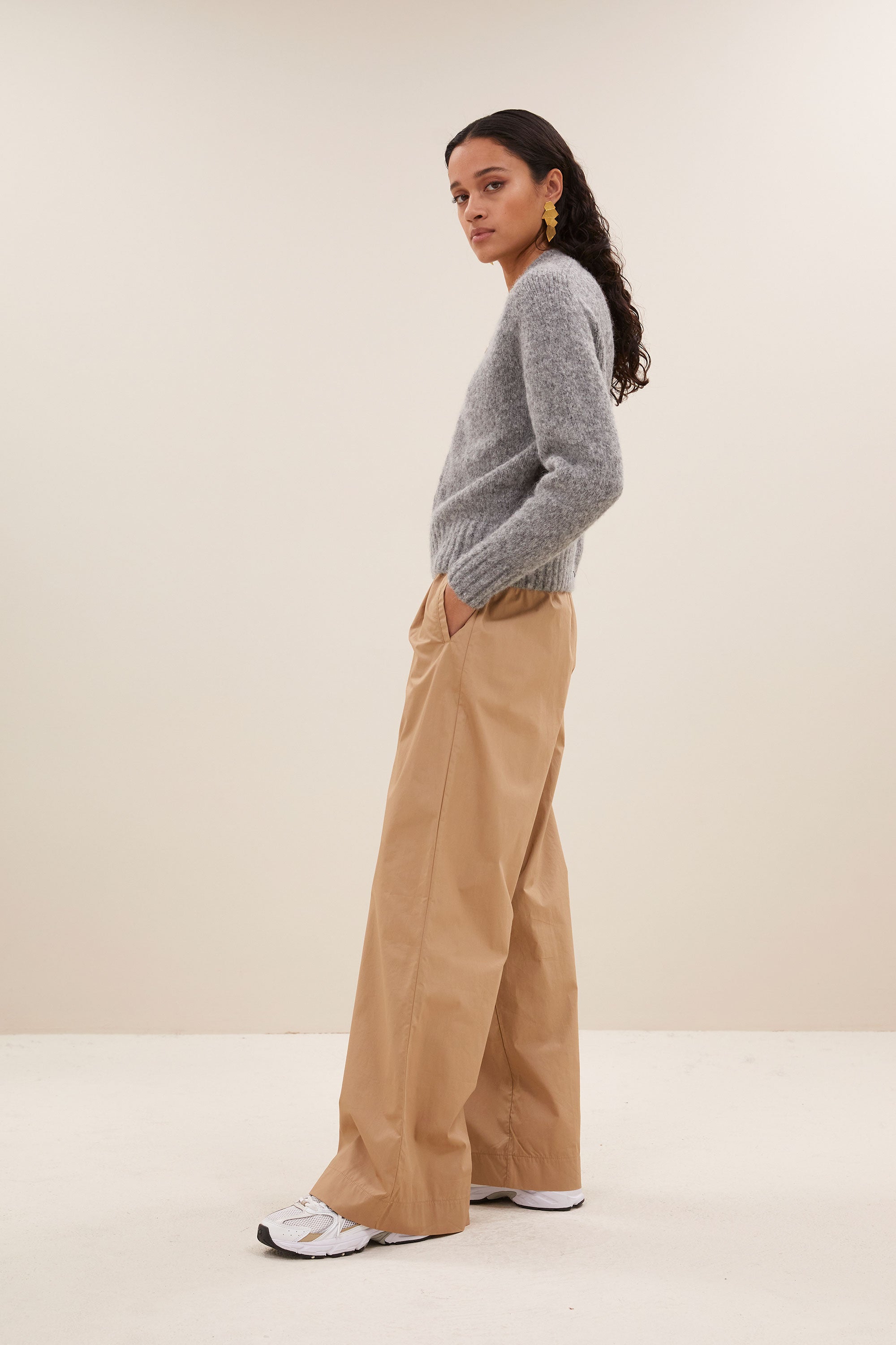 jonas zipp cardigan - grey melee, korte fit, all-time classic, ritssluiting - by-bar - zijaanzicht