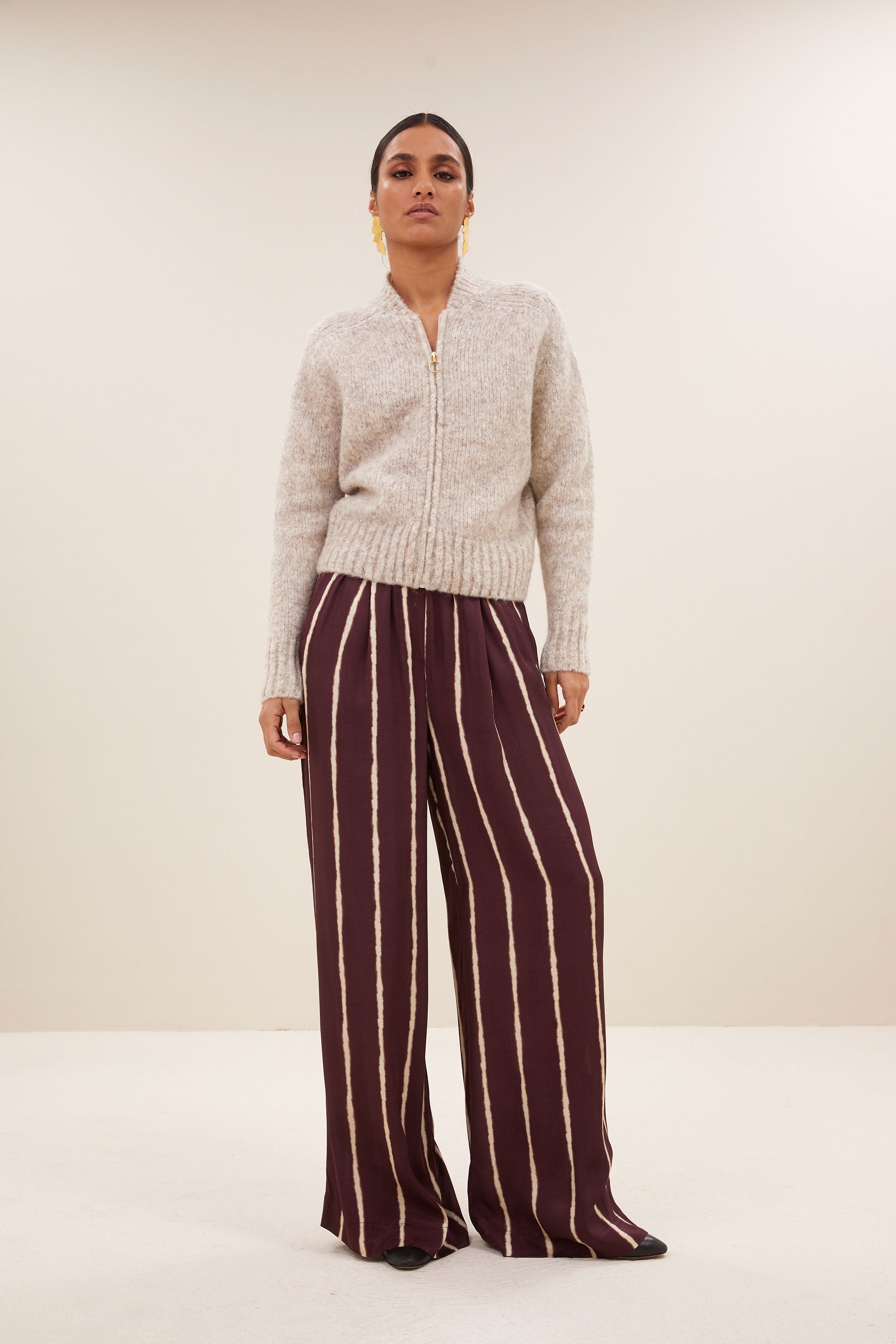 jonas zipp cardigan - stone melee, korte fit, all-time classic, ritssluiting - by-bar - vooraanzicht