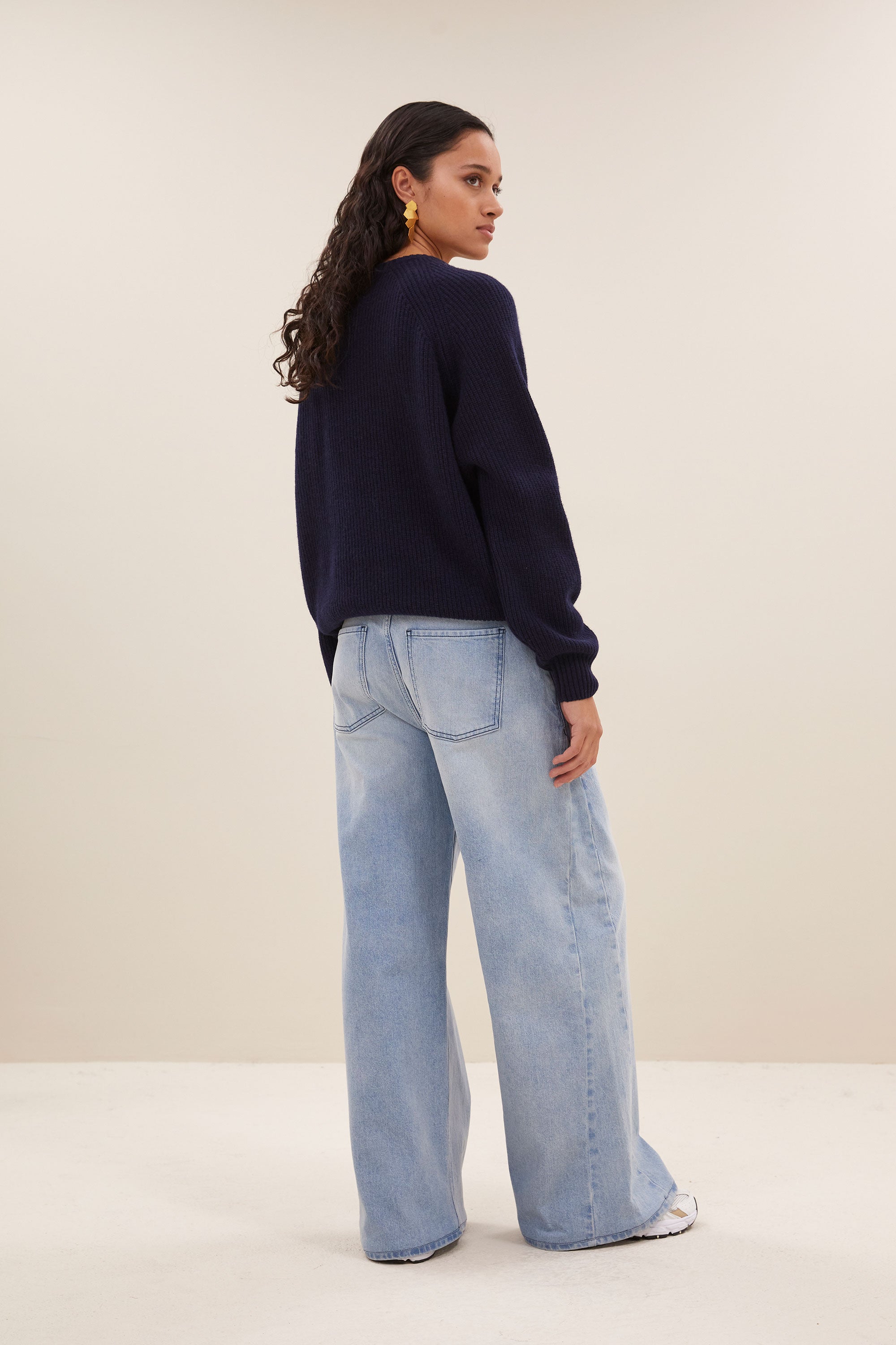 meadow roundneck pullover - midnight, all-time classic, gebreide patronen, must-have essential - by-bar - acheraanzicht