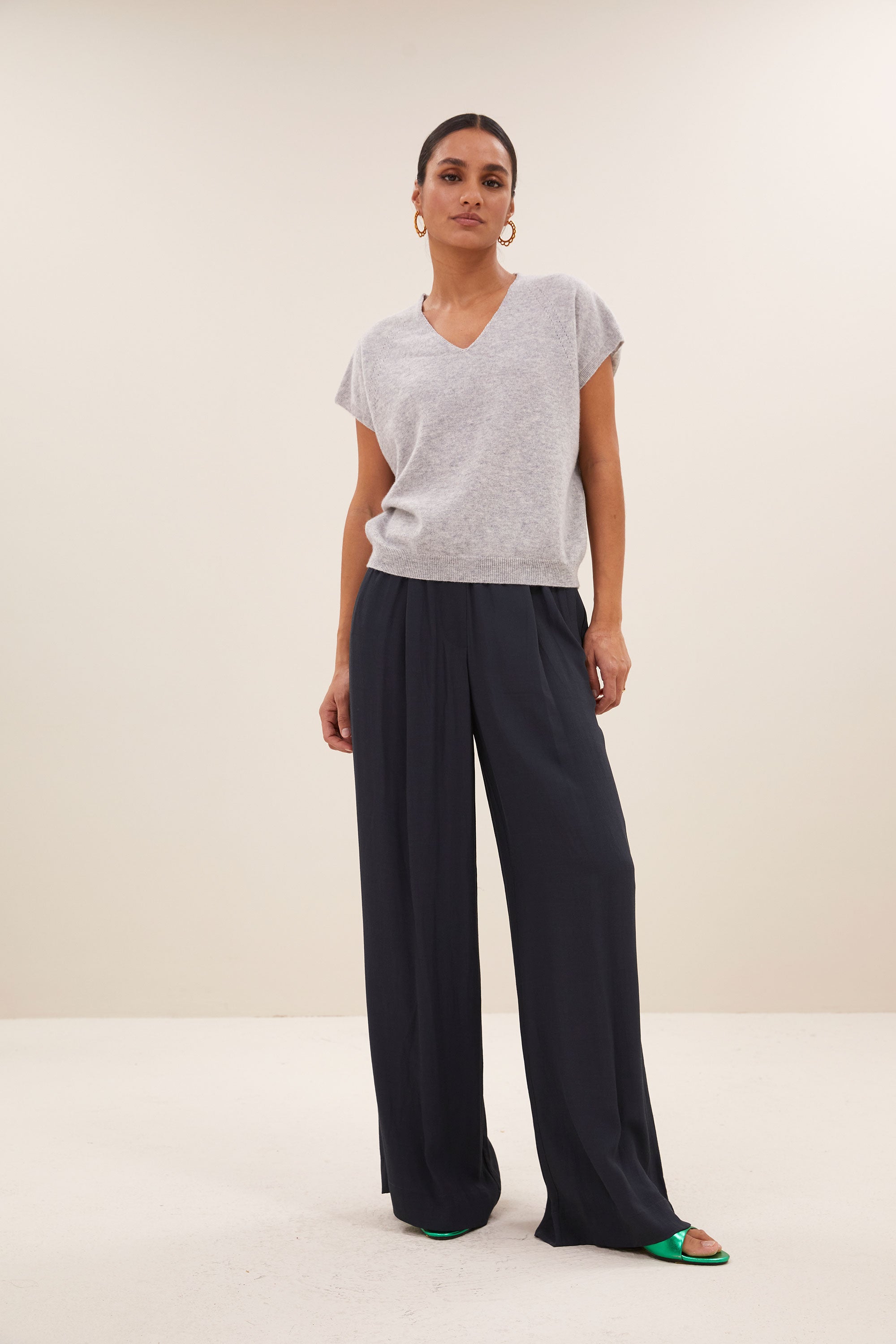 sil v-neck pullover | grey melee