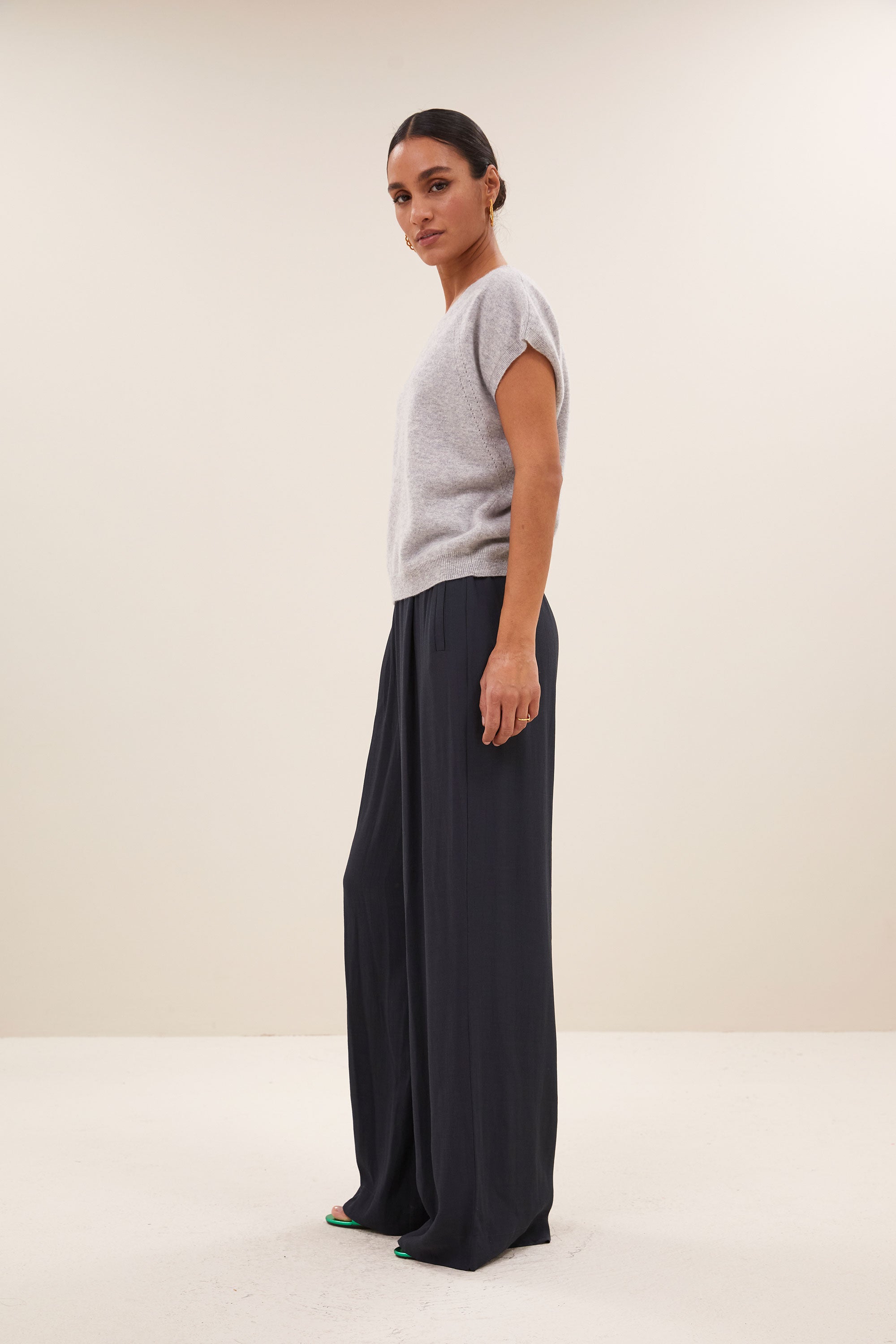 sil v-neck pullover | grey melee