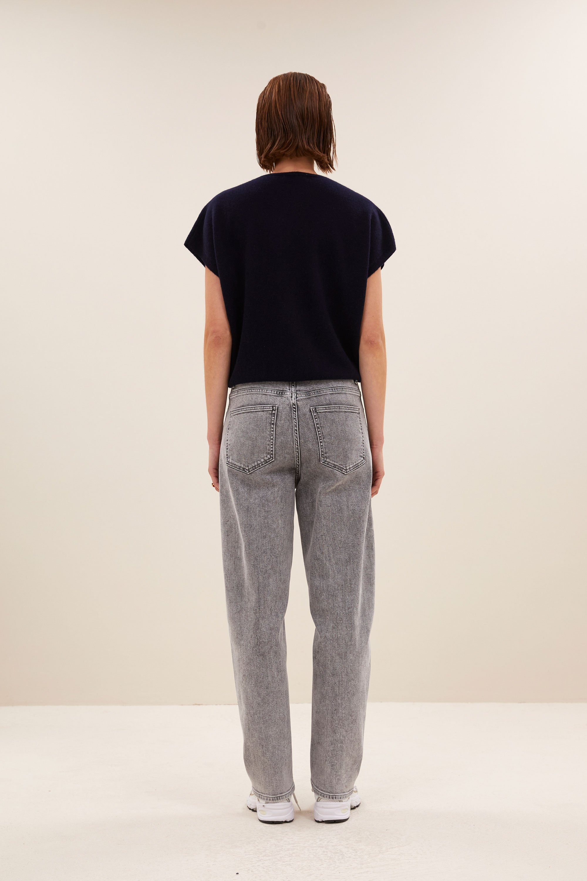 sil v-neck pullover | midnight