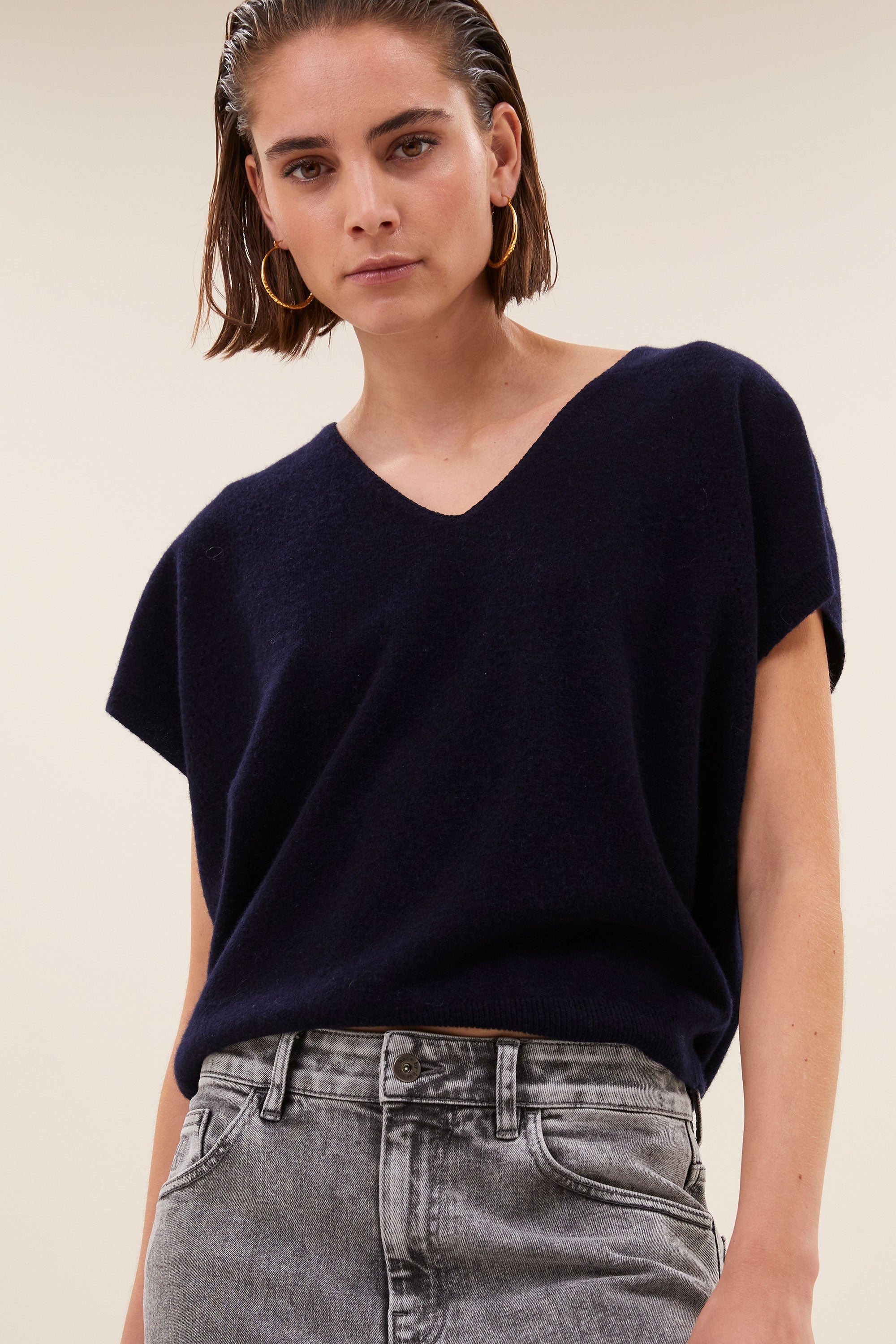 sil v-neck pullover | midnight