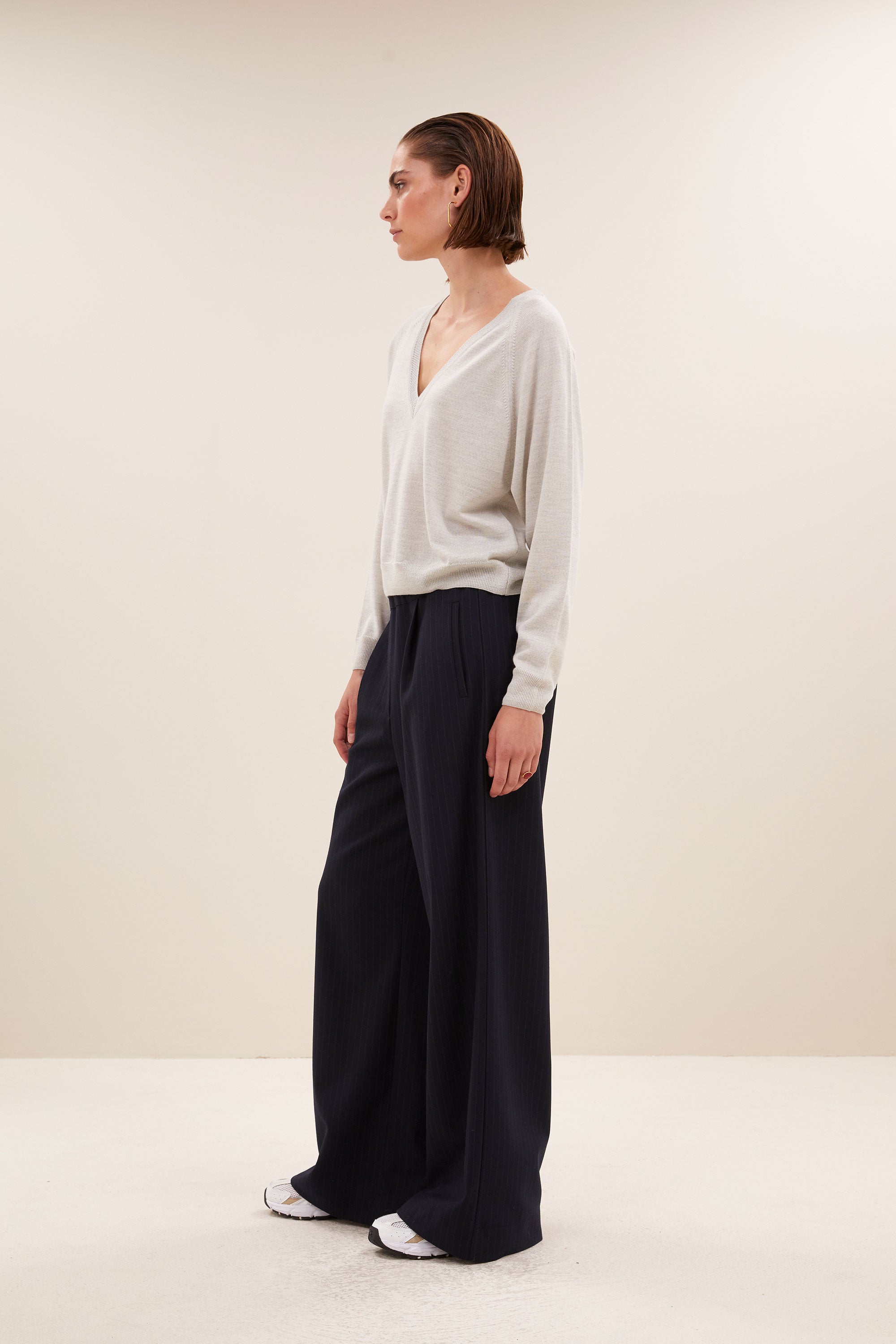 wales pullover - light grey melee, merino wol, all-time classic, ribgebreide randen - by-bar - vooraanzicht