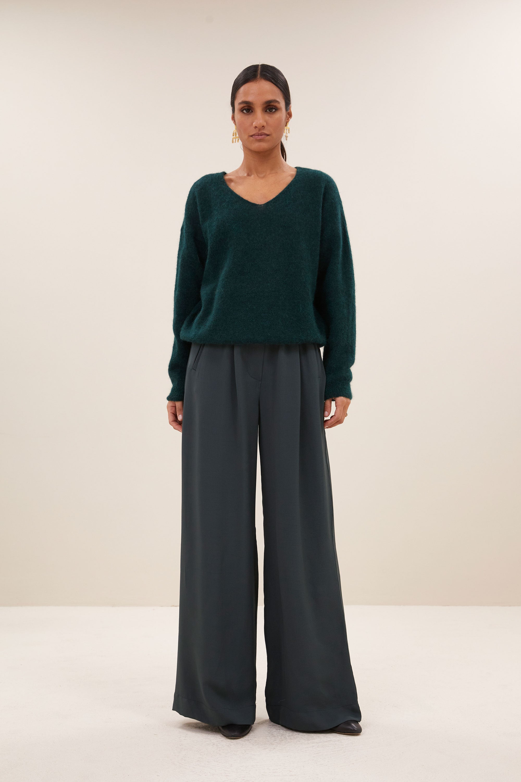 liv pullover - hill green, alpacamix kwaliteit, korte fit, all-time classic - by-bar - aanvullende foto