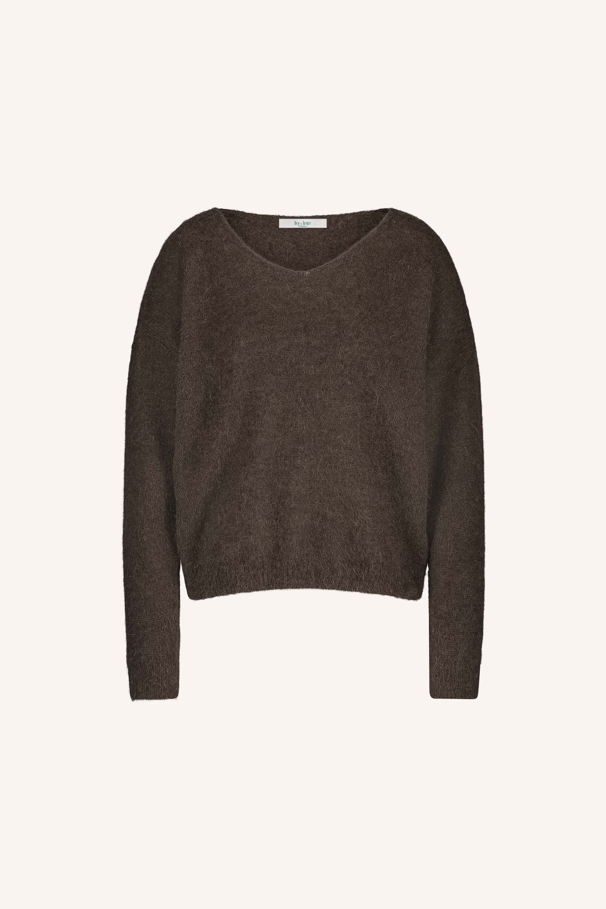 liv pullover - cafe noir, alpacamix kwaliteit, korte fit, all-time classic - by-bar - productfoto