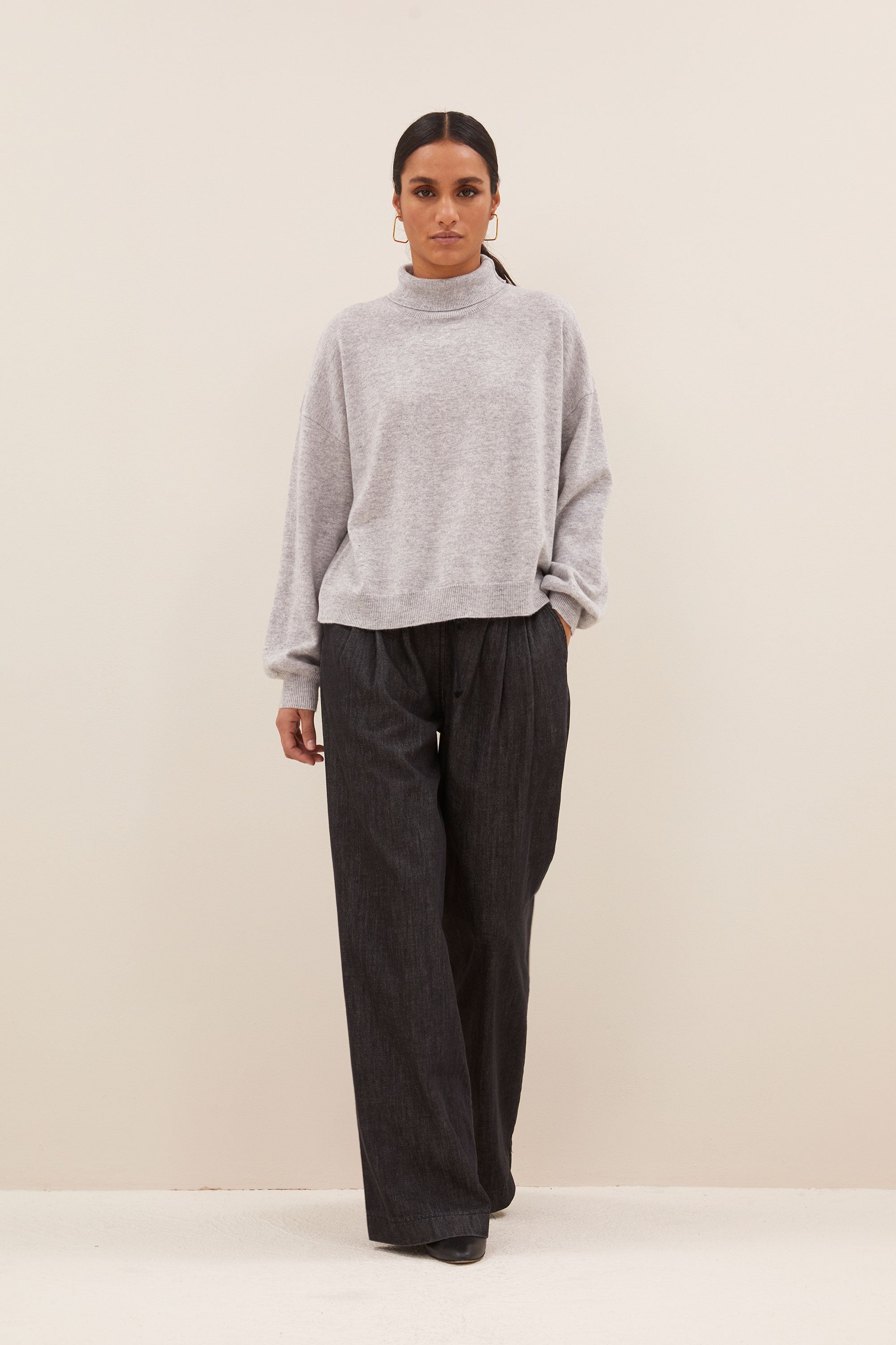 sammie pullover - grey melee, verlaagde schoudernaden, ribgebreide randen, split aan zijkanten - by-bar - extra