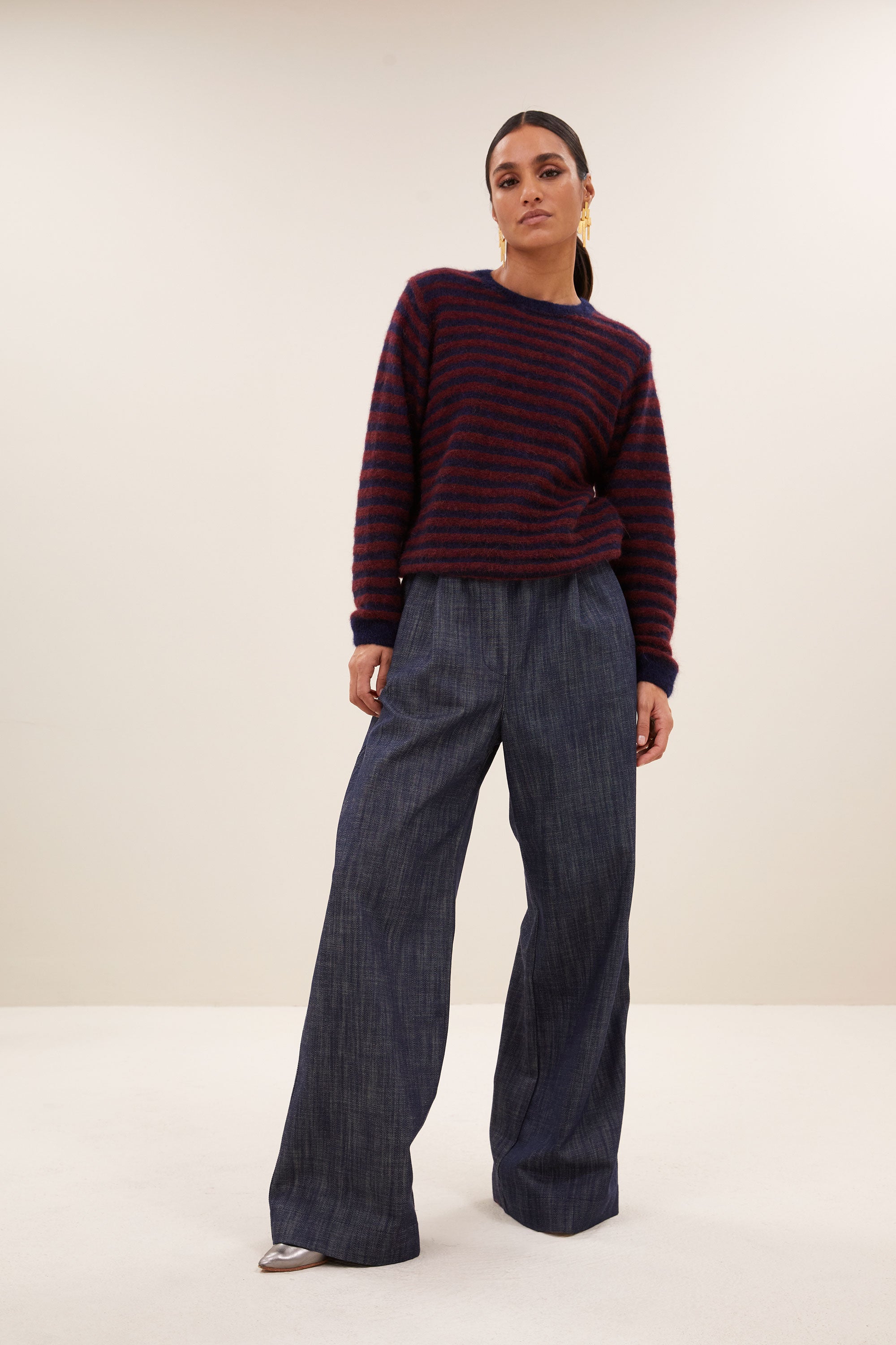 gwen thin stripe pullover - wine thin stripe, alpacamix kwaliteit, all-time classic, casual fit - by-bar - vooraanzicht
