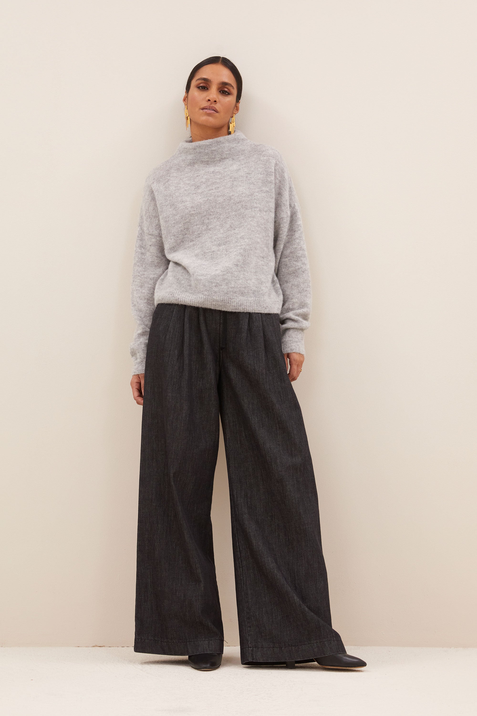 vinn pullover - light grey melee, verlaagde schoudernaden, opstaande kraag, wolblend - by-bar - zijaanzicht