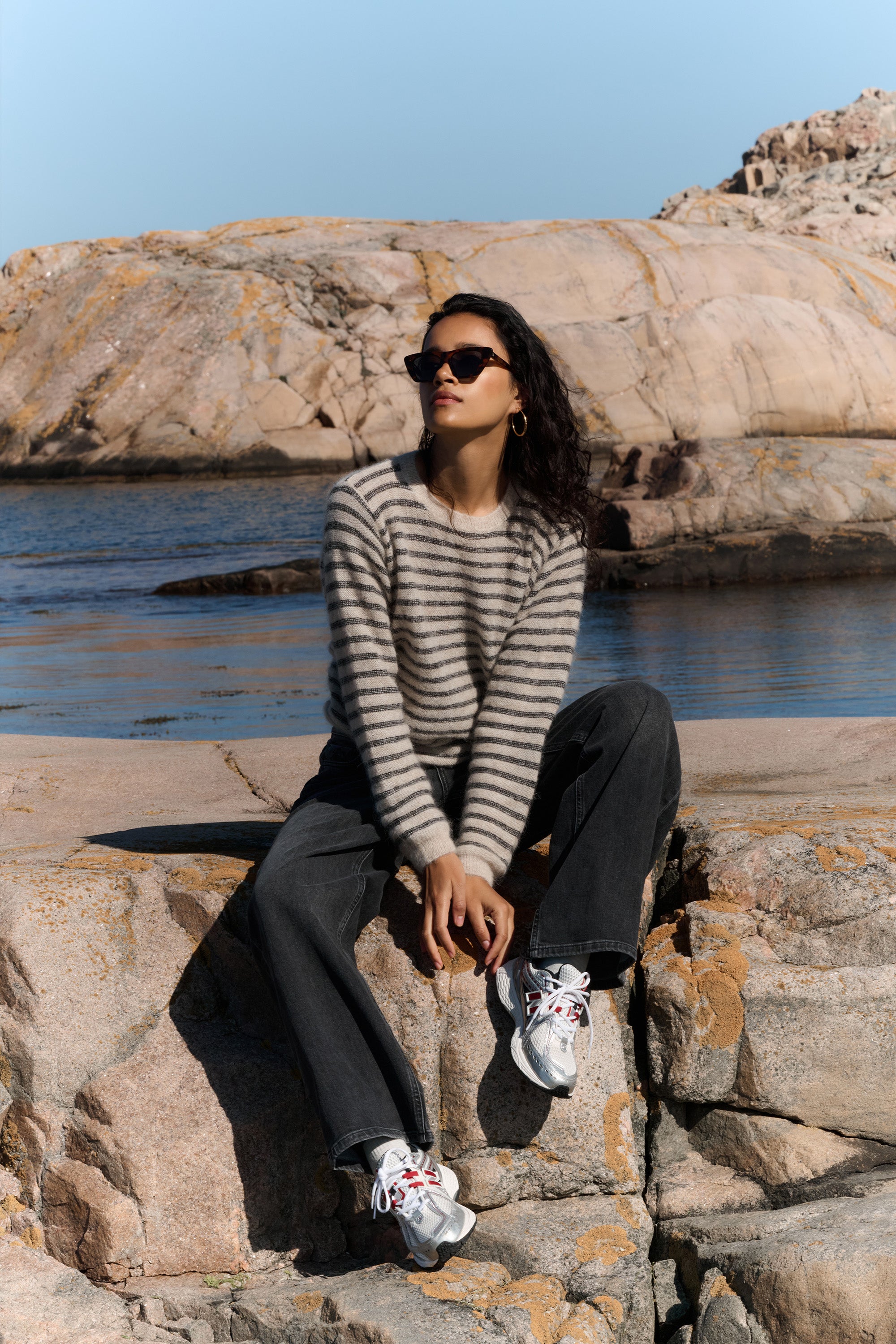 spila stripe pullover - sand mill stripe, alpacamix kwaliteit, must-have essential, normale pasvorm - by-bar - sfeerbeeld