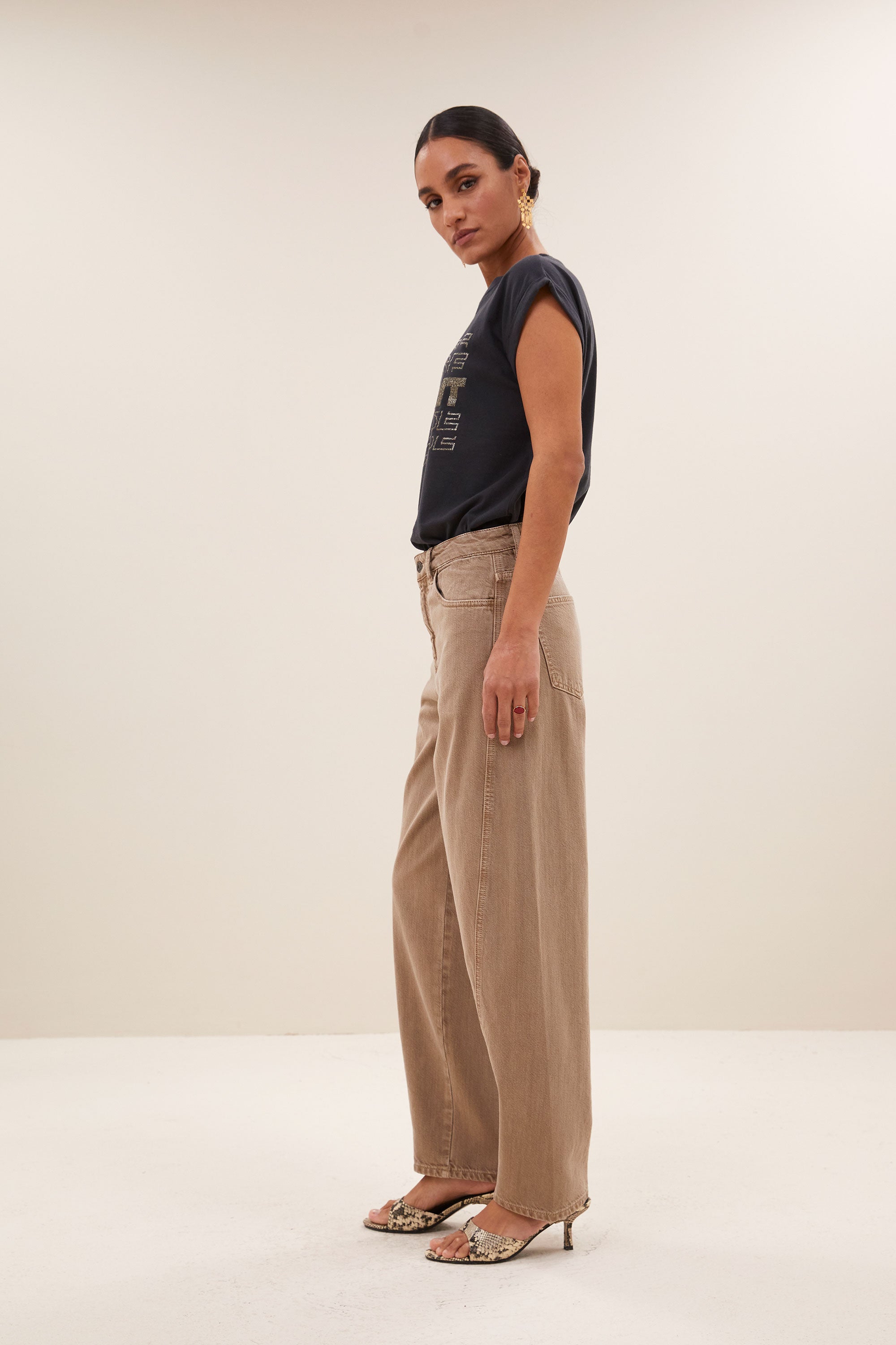 begum sand pants | stone sand