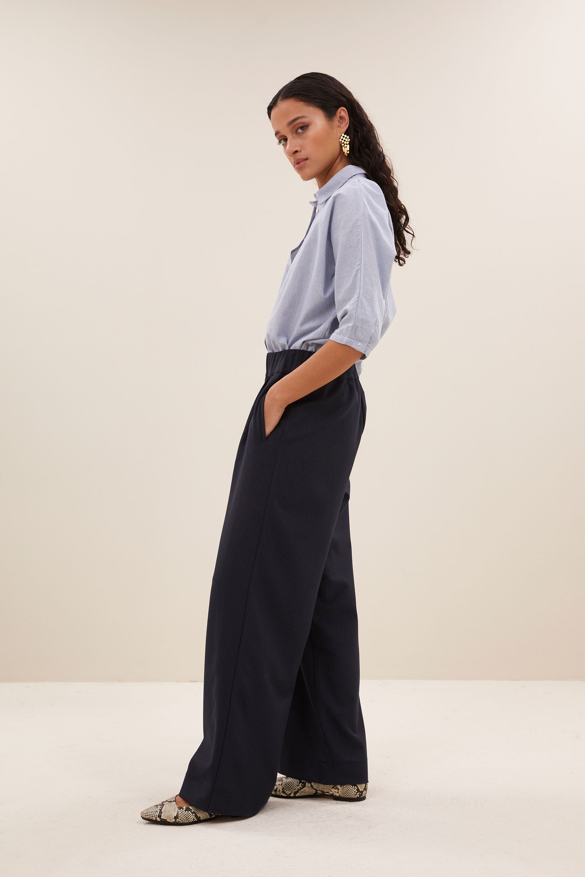 benji copper stripe pants - copper stripe, all-time classic, wijduitlopende pasvorm, middelhoge taille - by-bar - vooraanzicht