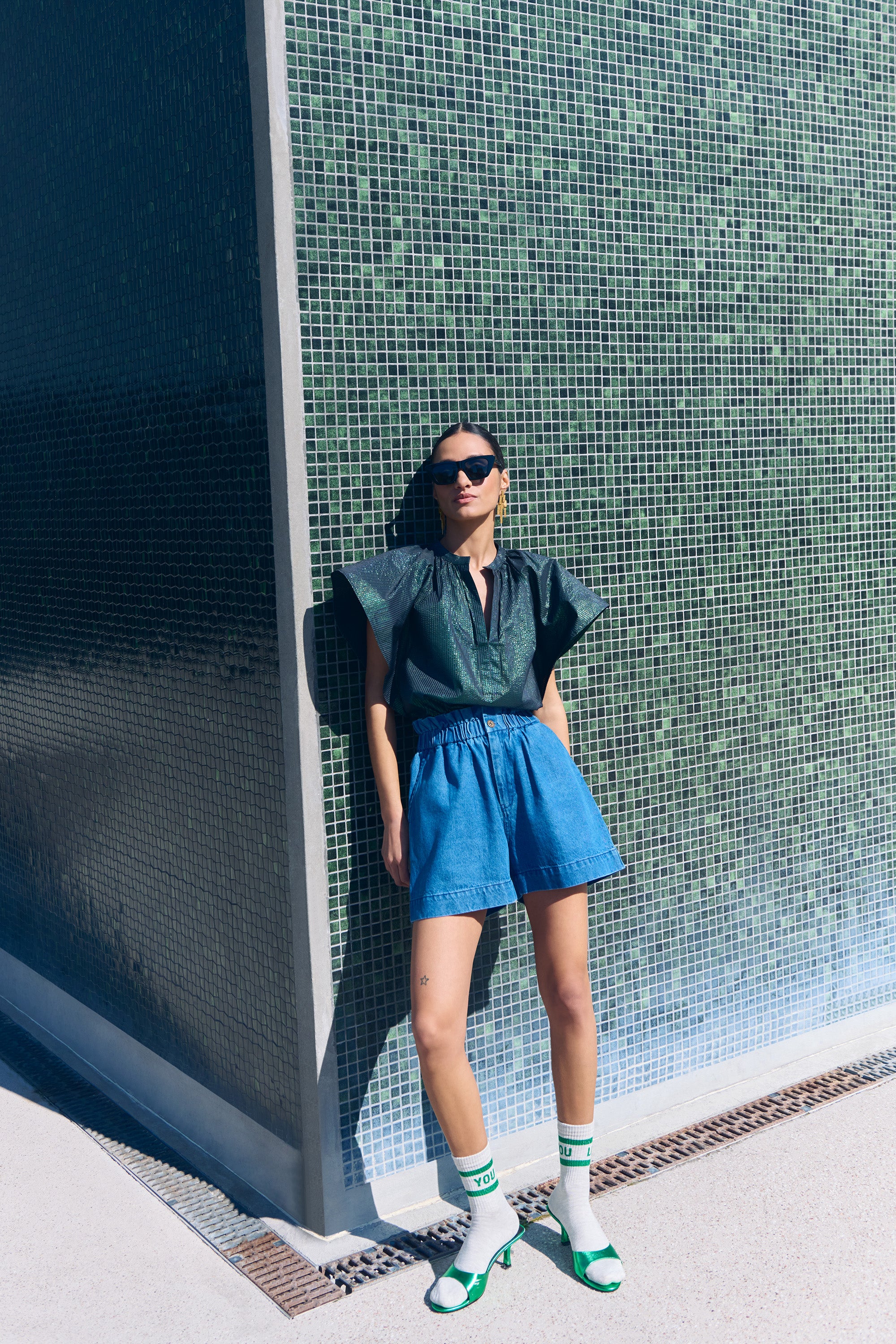 short - leon denim short - medium denim - by-bar