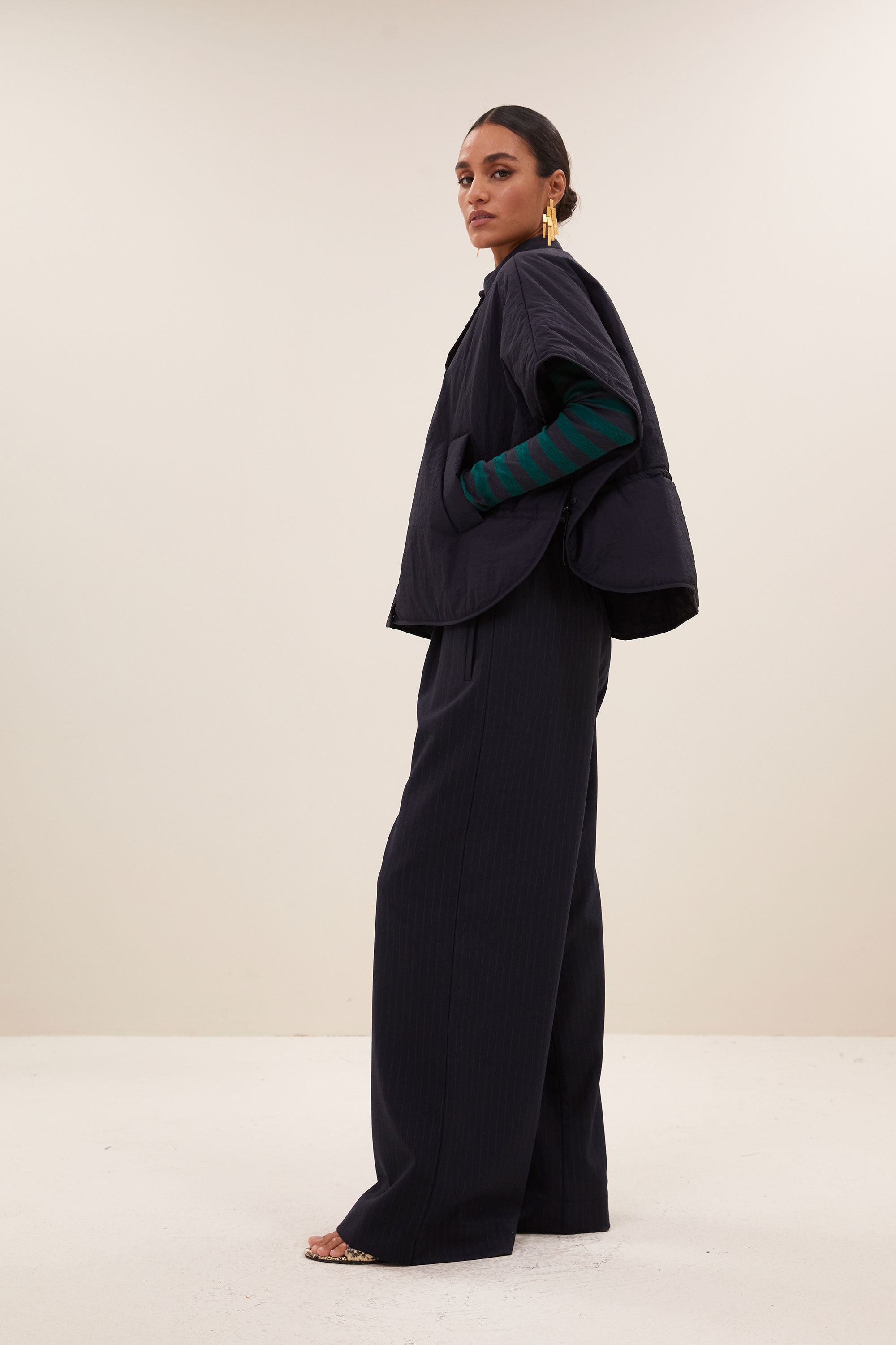 benji melange pants - biscuit melee, elastieken band, losvallende pasvorm, geplooide details - by-bar - vooraanzicht