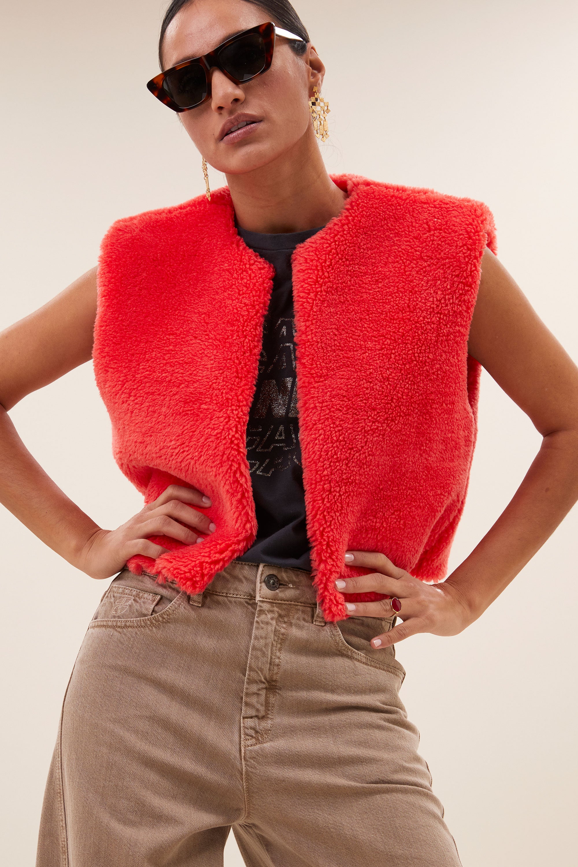 gilet - wolly red gilet - poppy red - by-bar