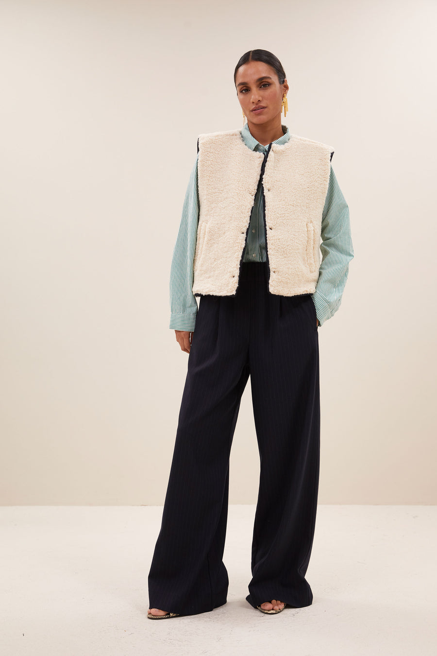 joelle sparkle jacket - midnight, verborgen steekzakken, subtiel geweven lurex draad, draagbaar aan beide zijden - by-bar - vooraanzicht