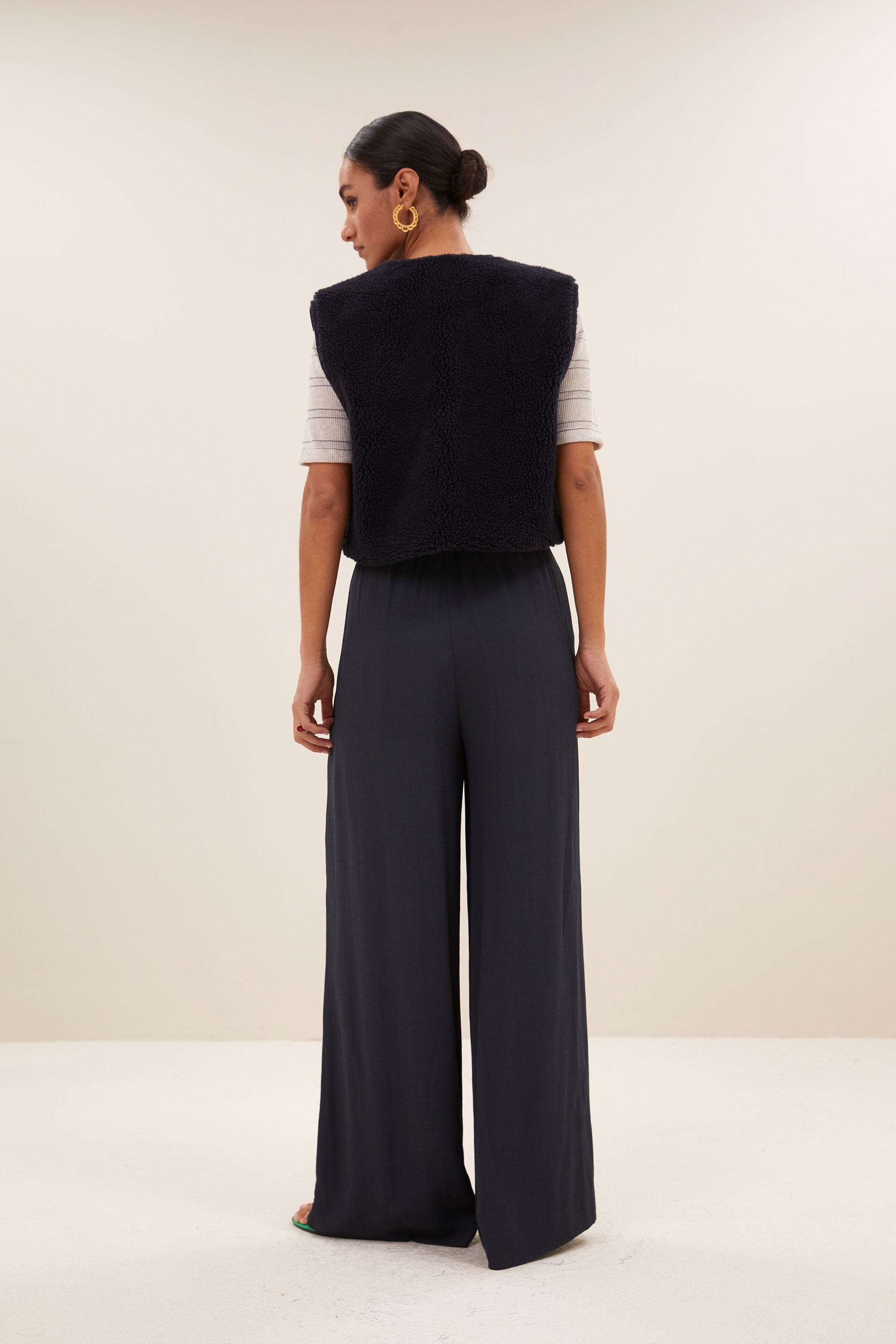 wolly midnight gilet | midnight