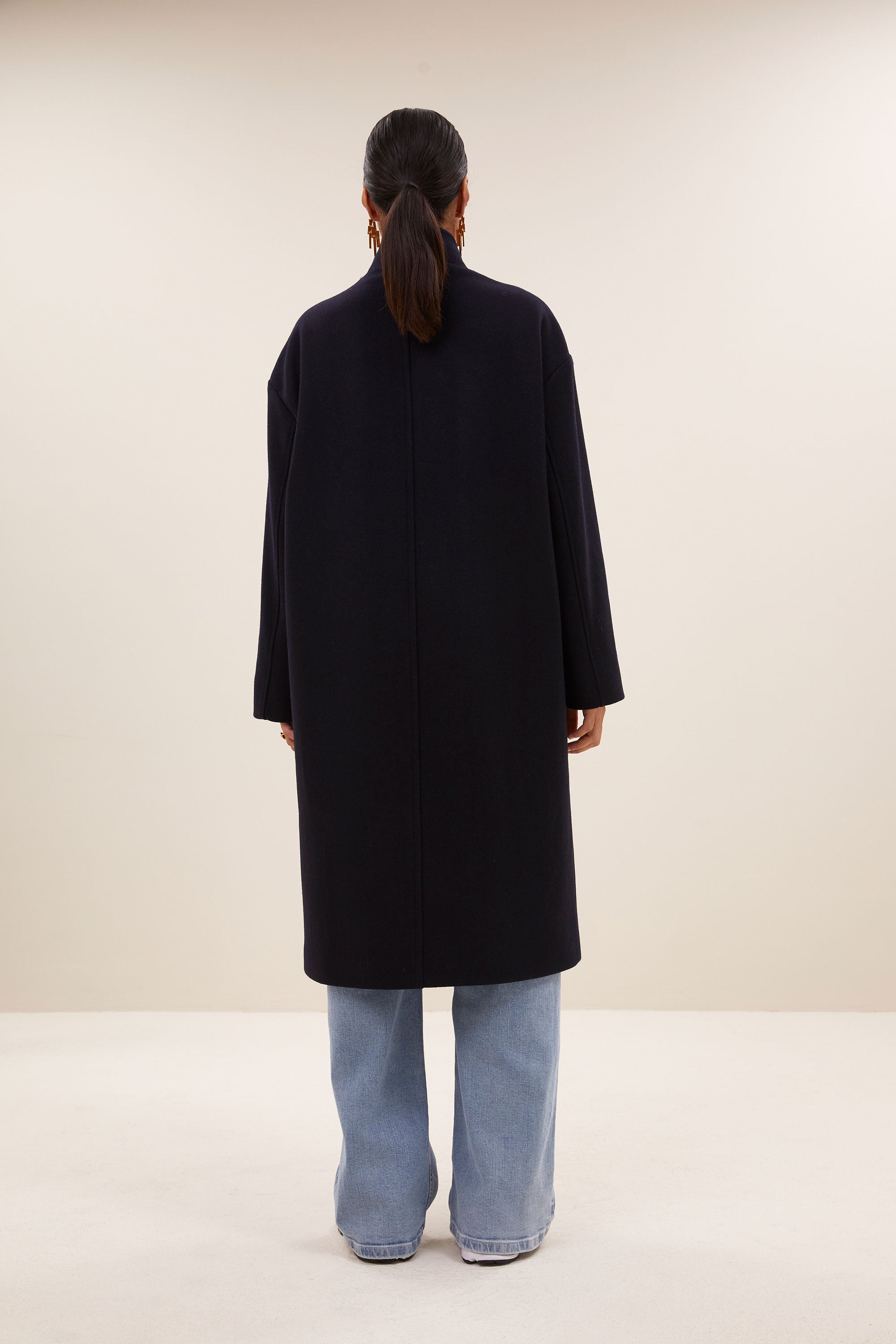 macy coat - midnight, all-time classic, verborgen steekzakken, opstaande kraag - by-bar - zijaanzicht