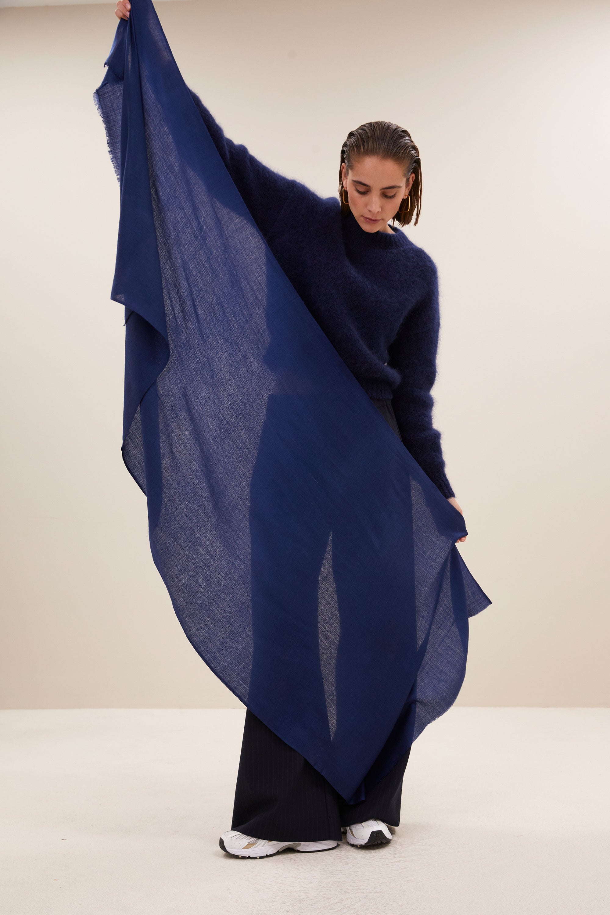 aria scarf - navy blue, all-time classic, perfecte shopper - by-bar - extra