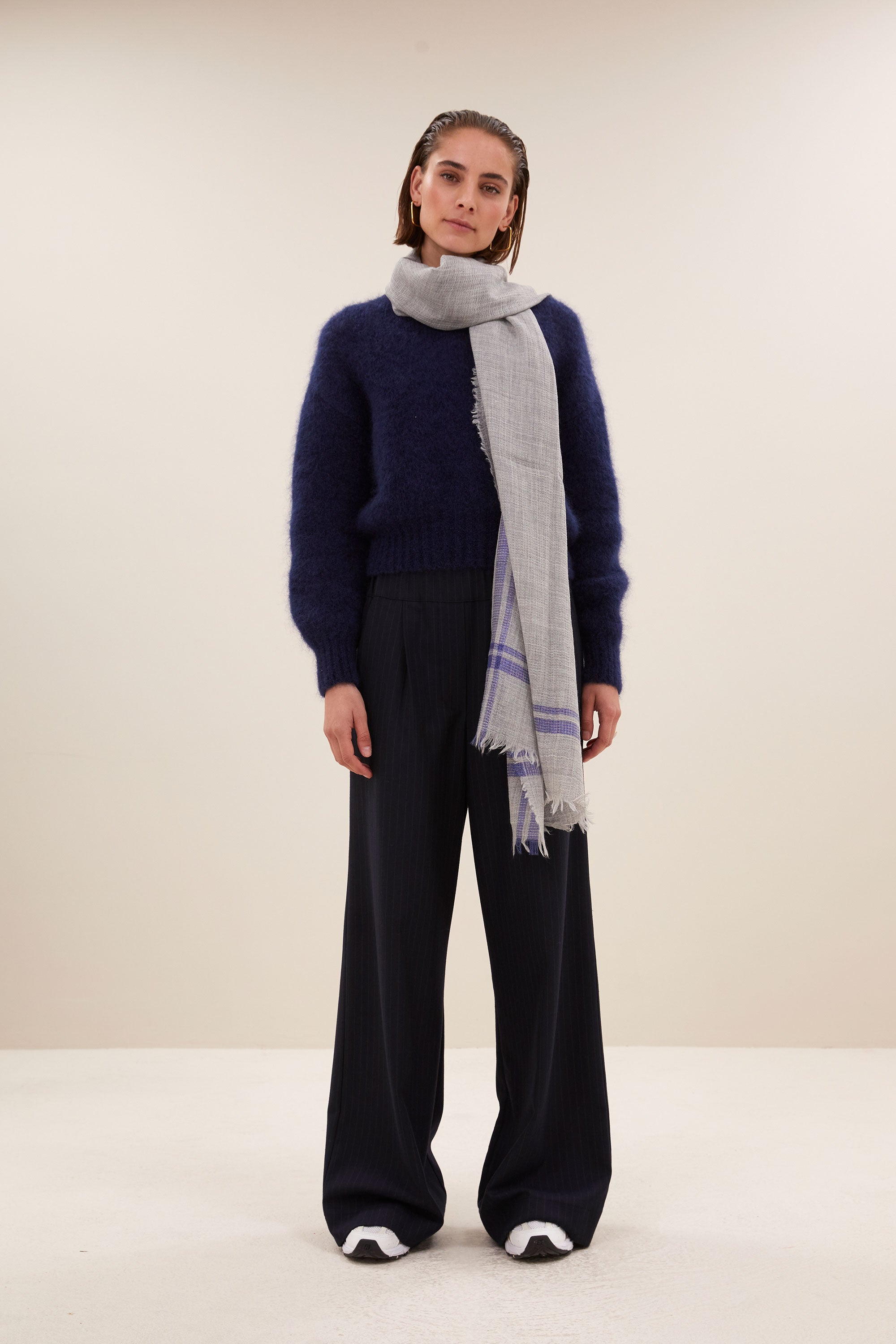 sira scarf - stone grey, all-time classic, perfecte shopper - by-bar - vooraanzicht