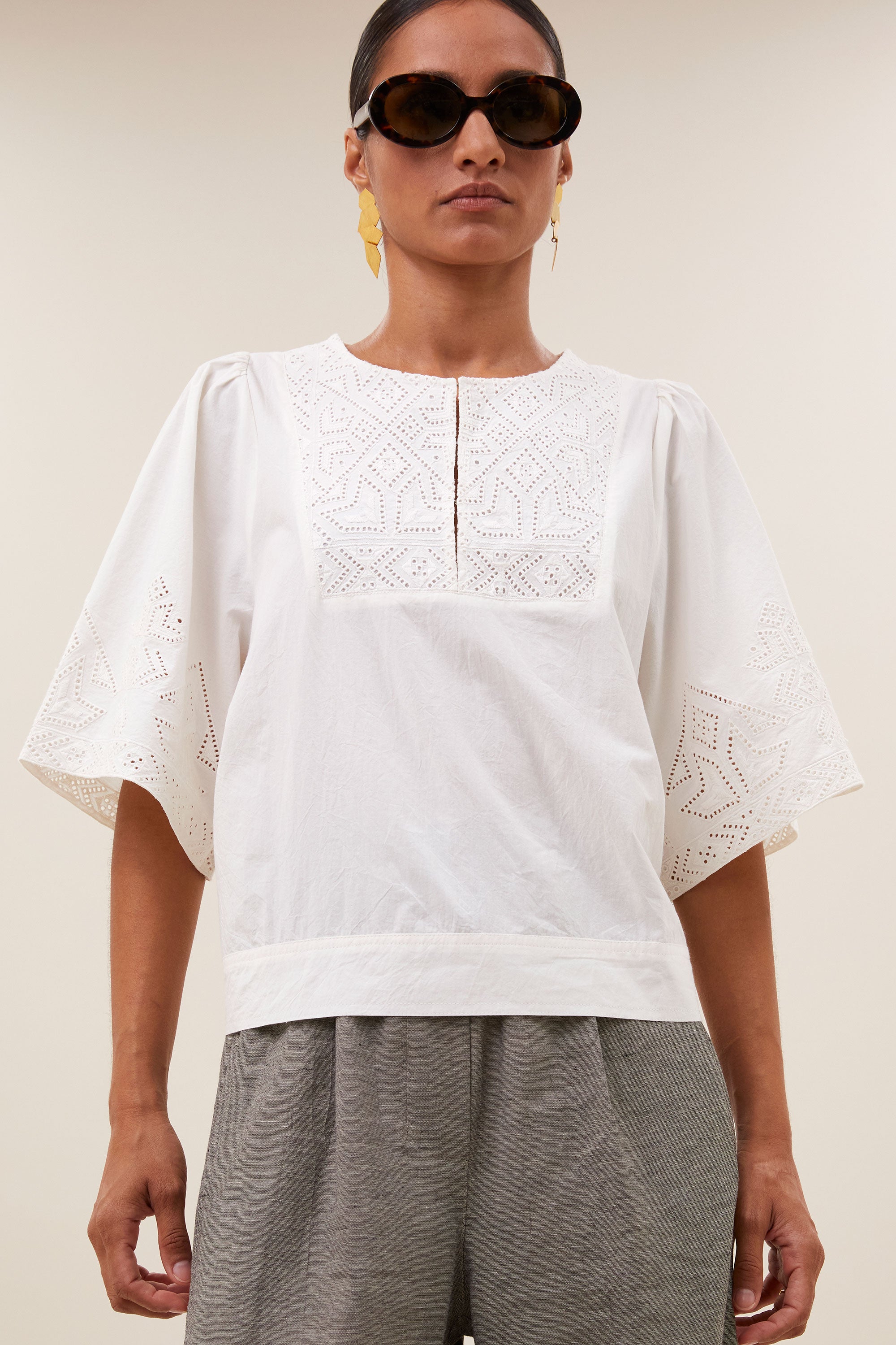 olivia embroidery blouse | cloud white