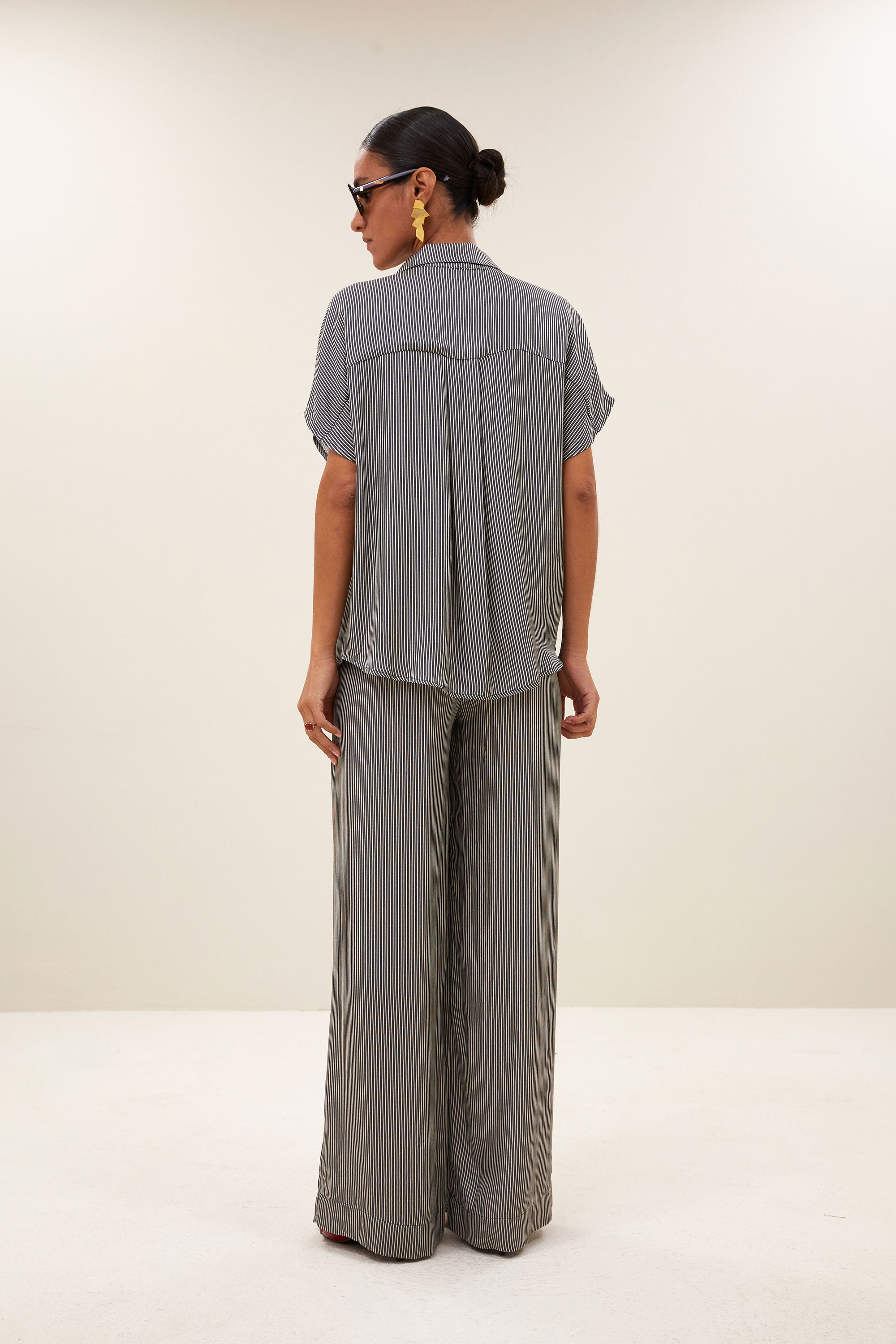 barley silky stripe blouse | jet black stripe