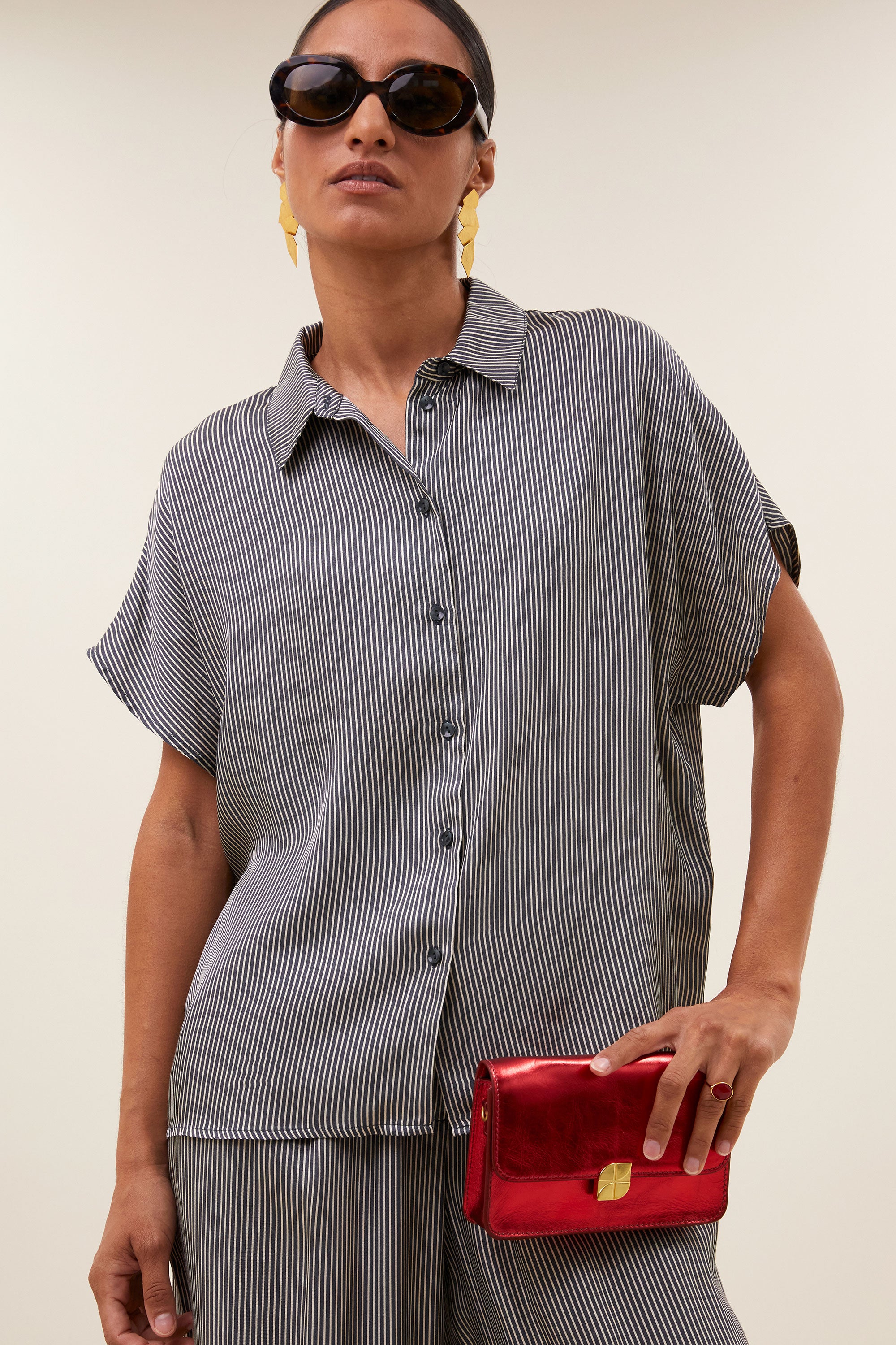 barley silky stripe blouse | jet black stripe