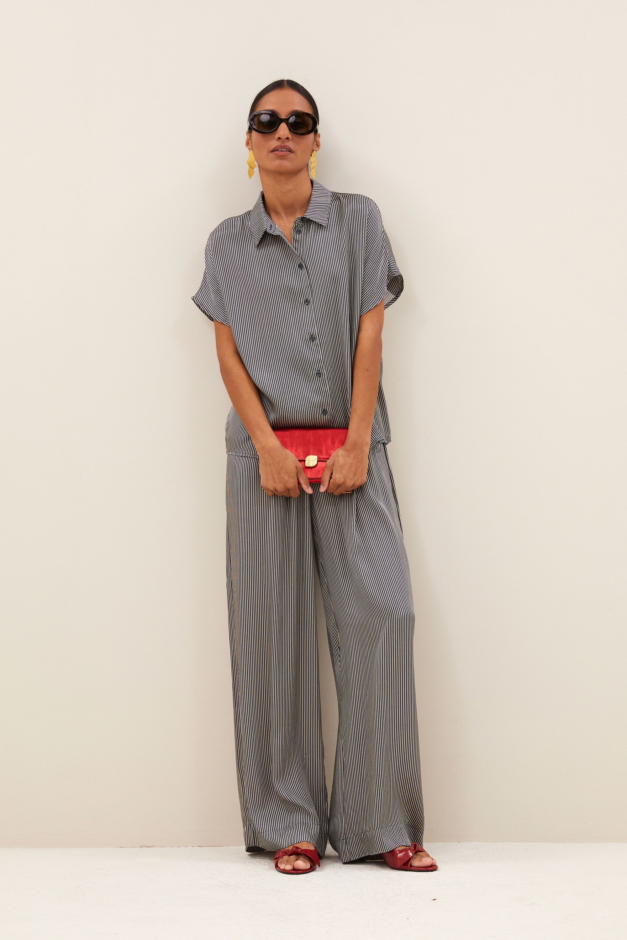 barley silky stripe blouse | jet black stripe