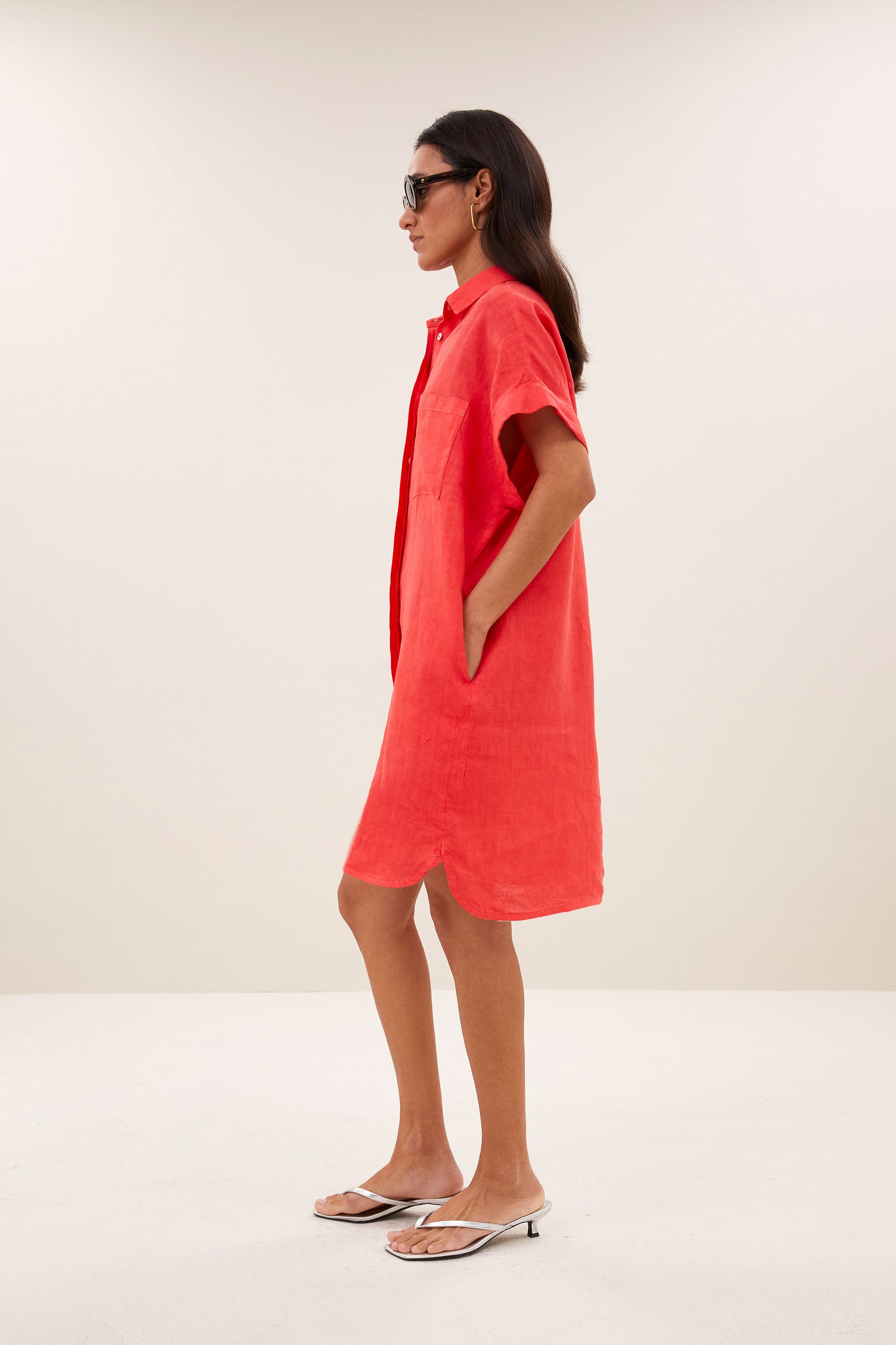 hella linen dress | lipstick