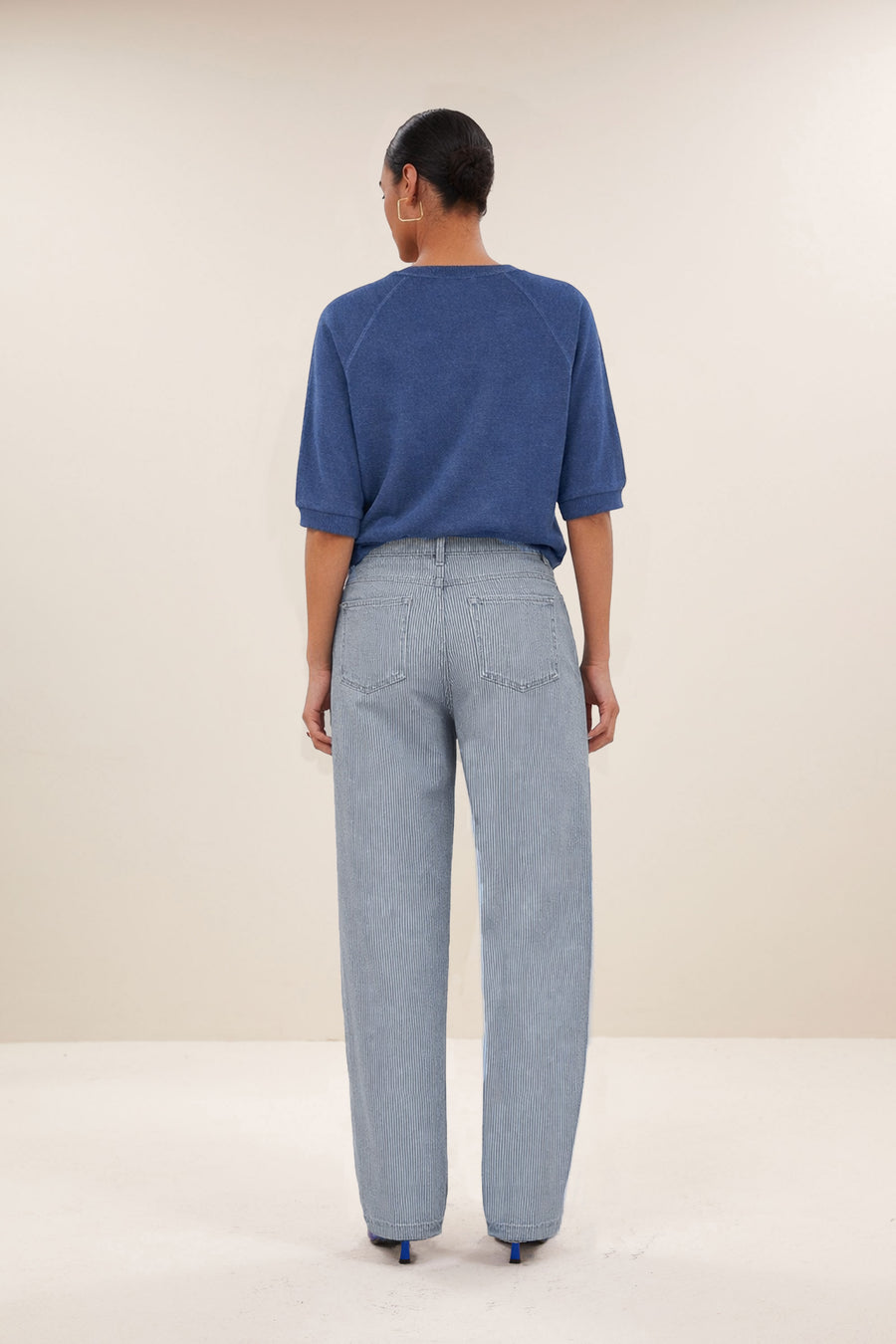 lew-stripe-pants-blue-milky-stripe-by-bar-achteraanzicht