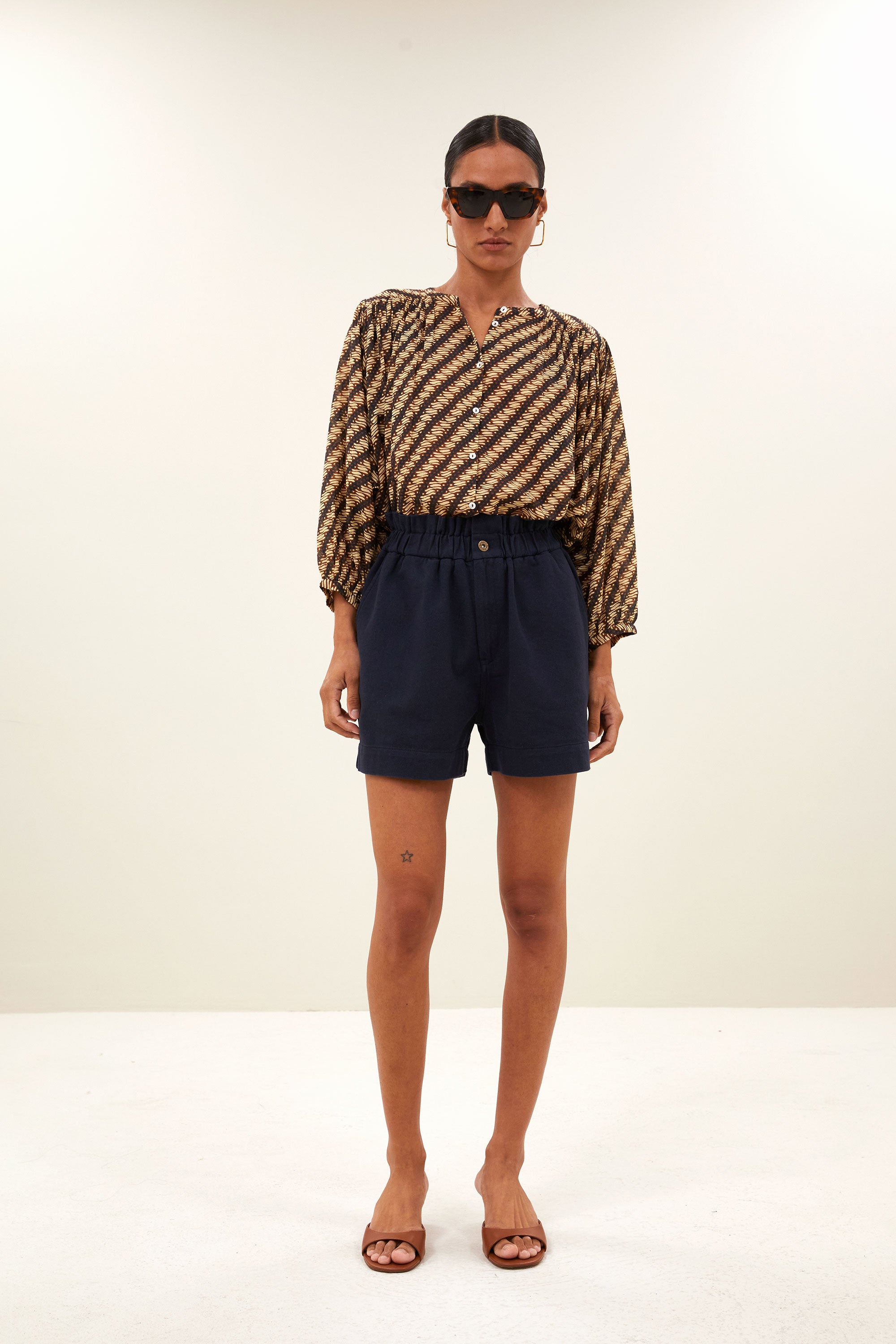 leon twill short | captain blue