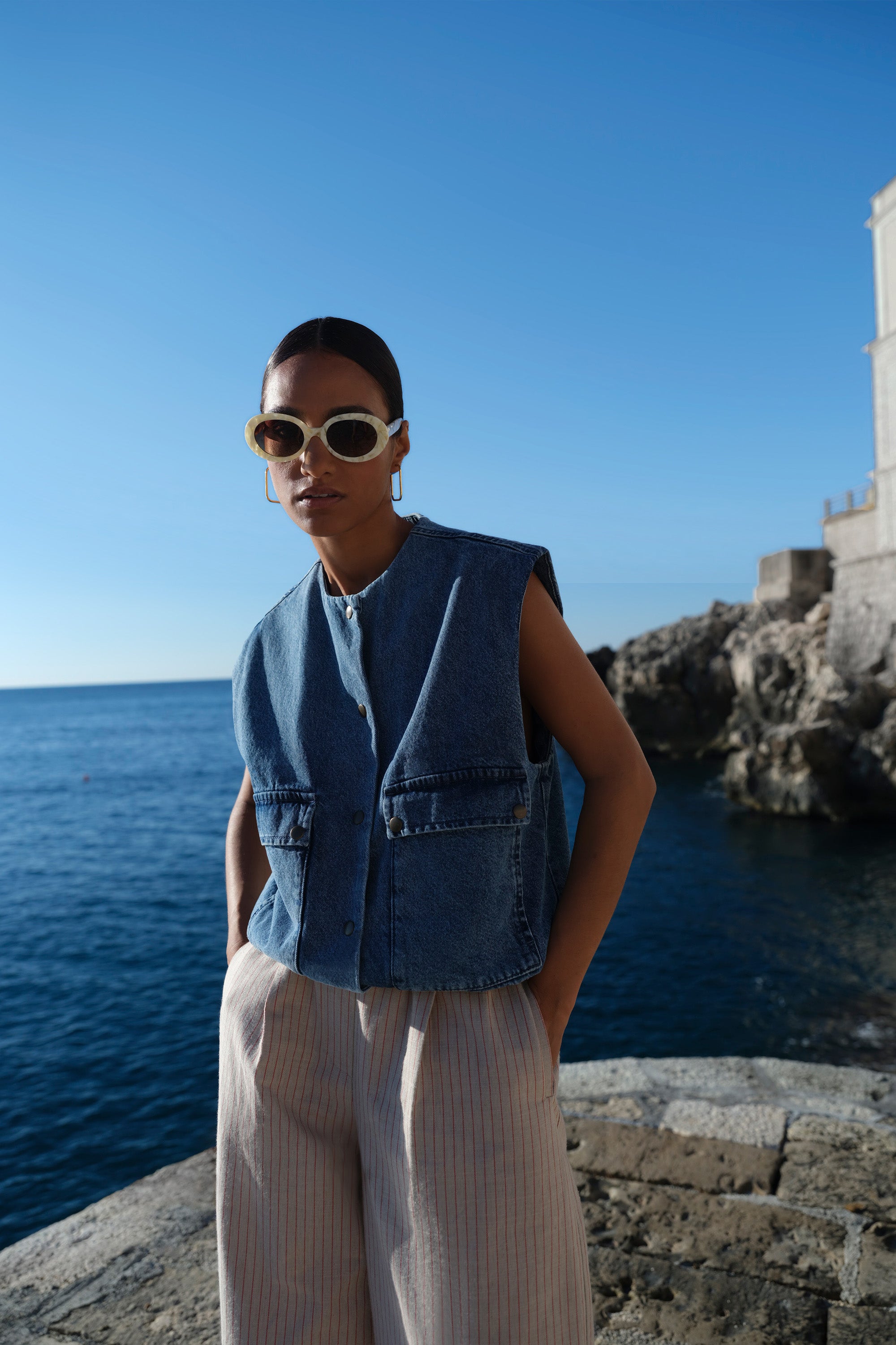 Maggie denim sleeveless jacket | mid denim