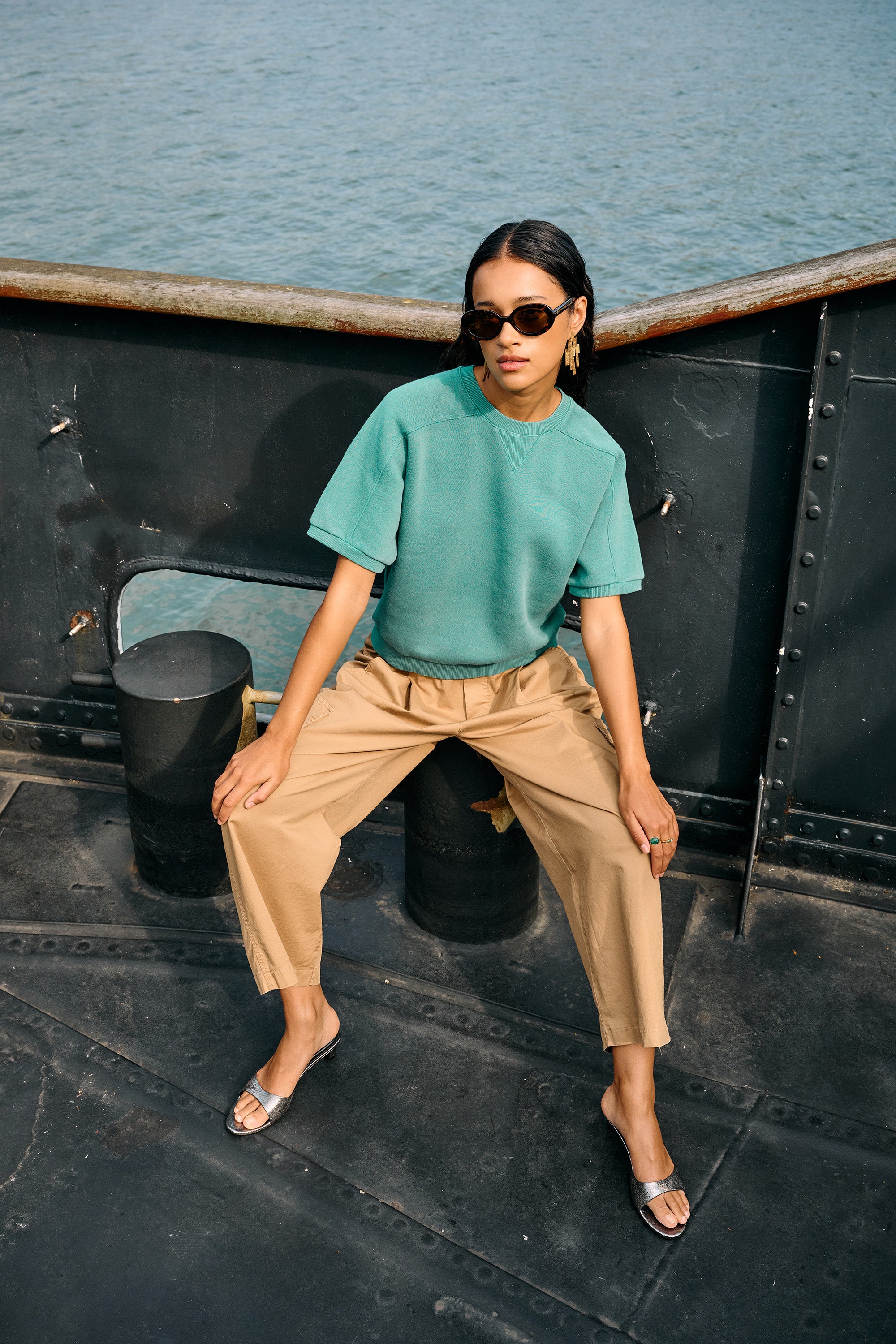 gina-top-frosty-green-korte fit-must-have essential-biologisch katoen-by-bar-sfeerbeeld