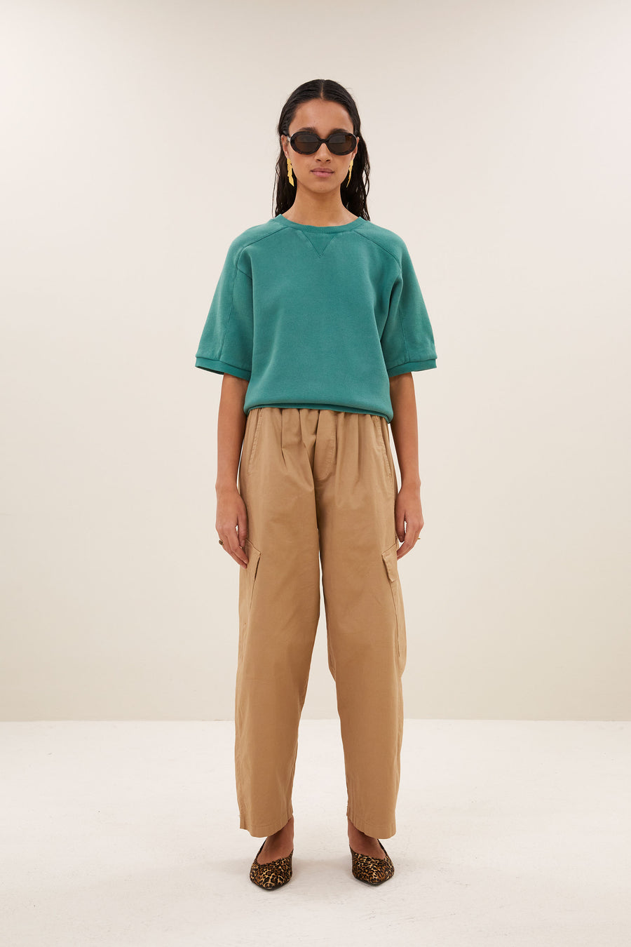 gina-top-frosty-green-korte fit-must-have essential-biologisch katoen-by-bar-vooraanzicht