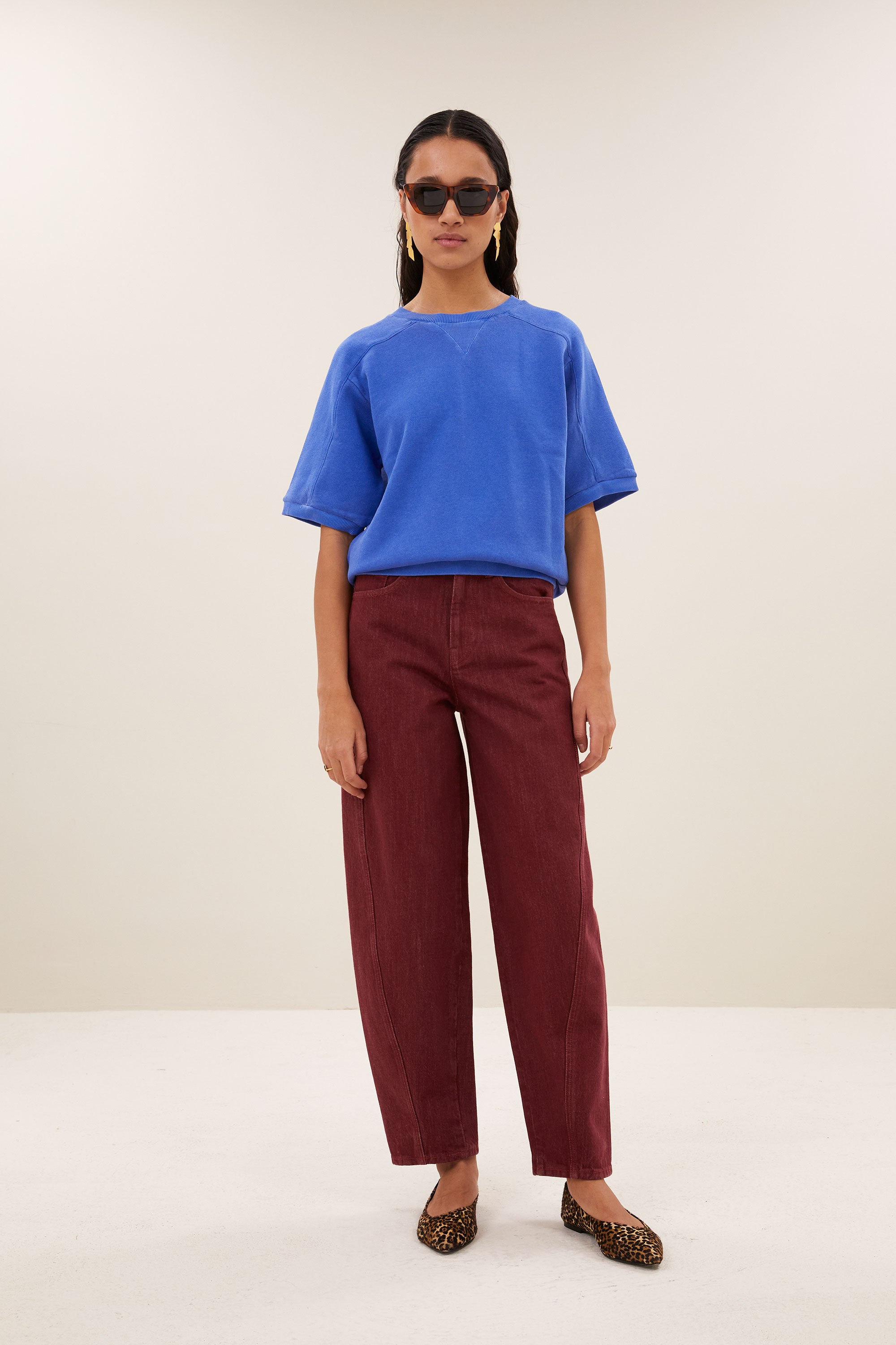 gina-top-azul-blue-korte fit-must-have essential-biologisch katoen-by-bar-vooraanzicht