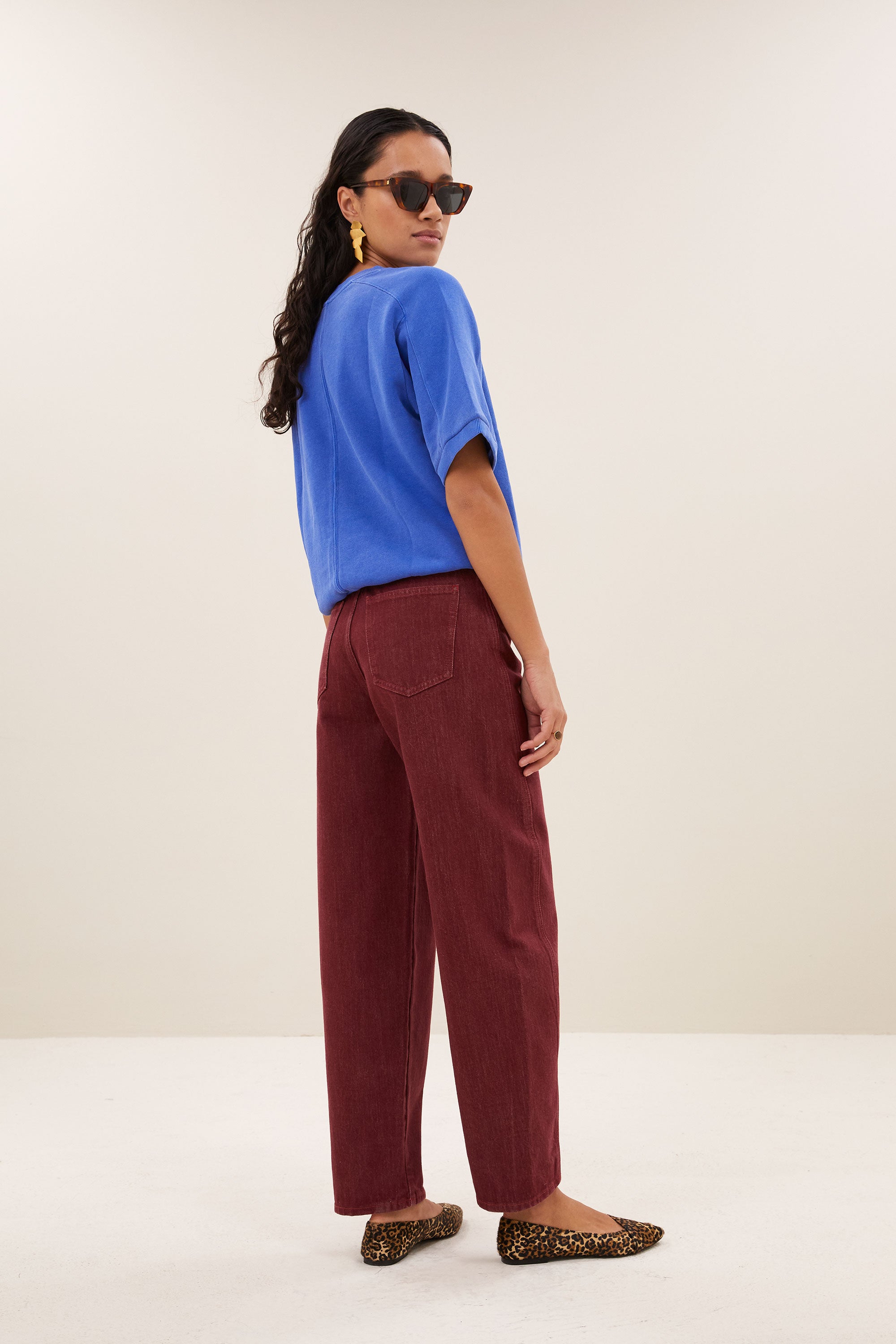 gina-top-azul-blue-korte fit-must-have essential-biologisch katoen-by-bar-achteraanzicht