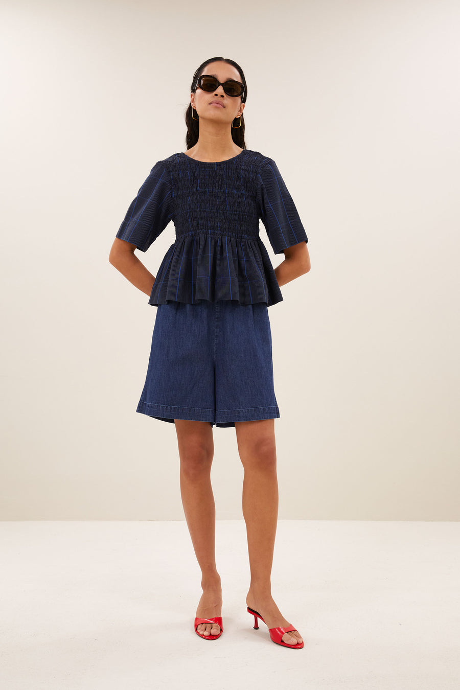 runa-check-top-blue-checks-aansluitende fit-must-have essential-ronde halslijn-by-bar-aanvullende-foto