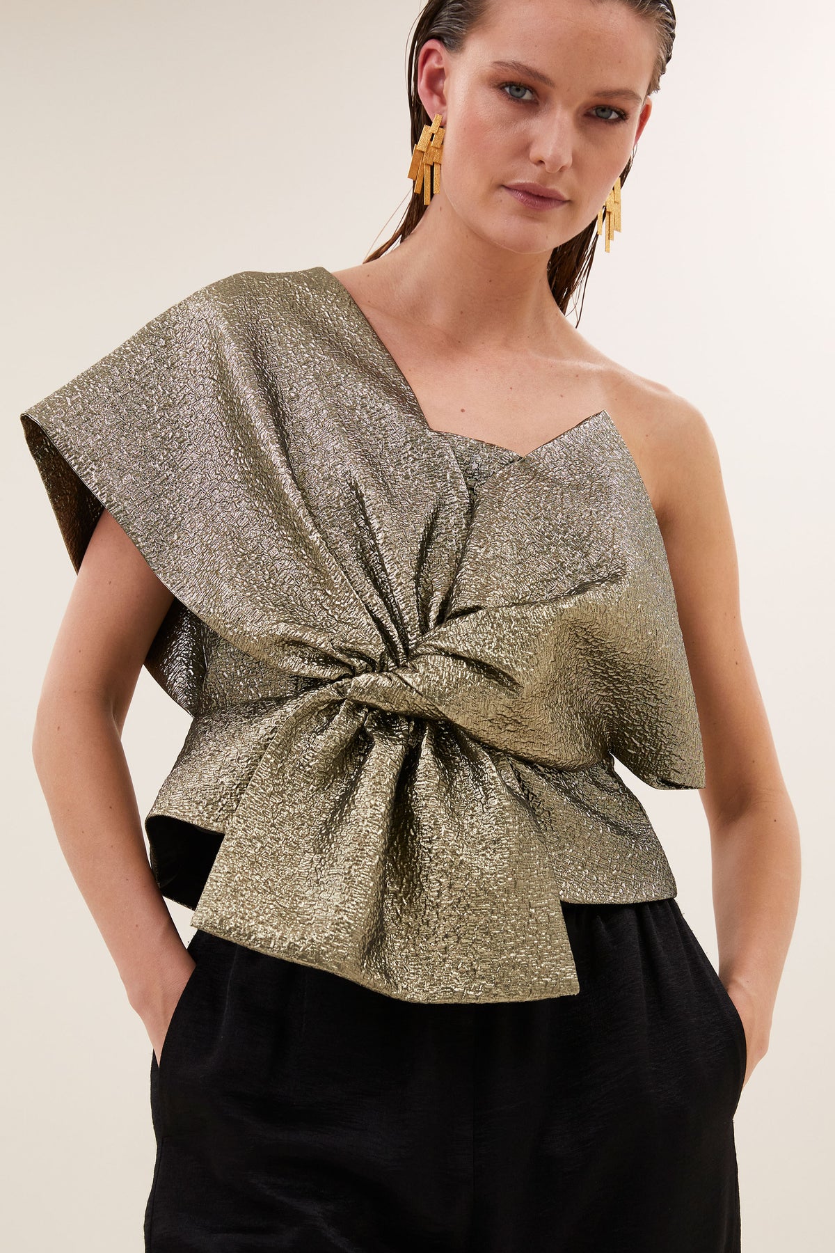 jula-gold-top-gold-all-time classic-blinde ritssluiting-aansluitende fit-by-bar-detail