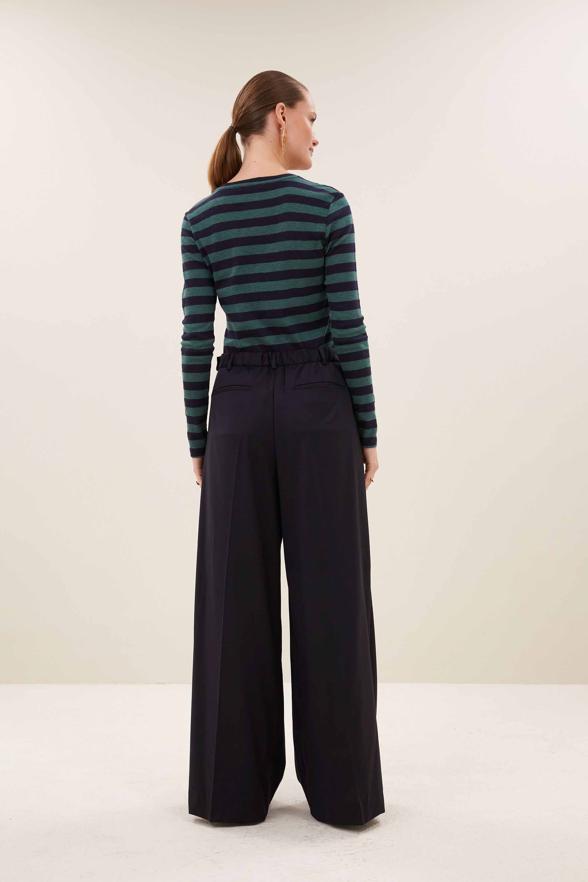basic-ls-big-stripe-top-deep-green-2-all-time classic-aansluitende fit-biologisch katoen-by-bar-achteraanzicht
